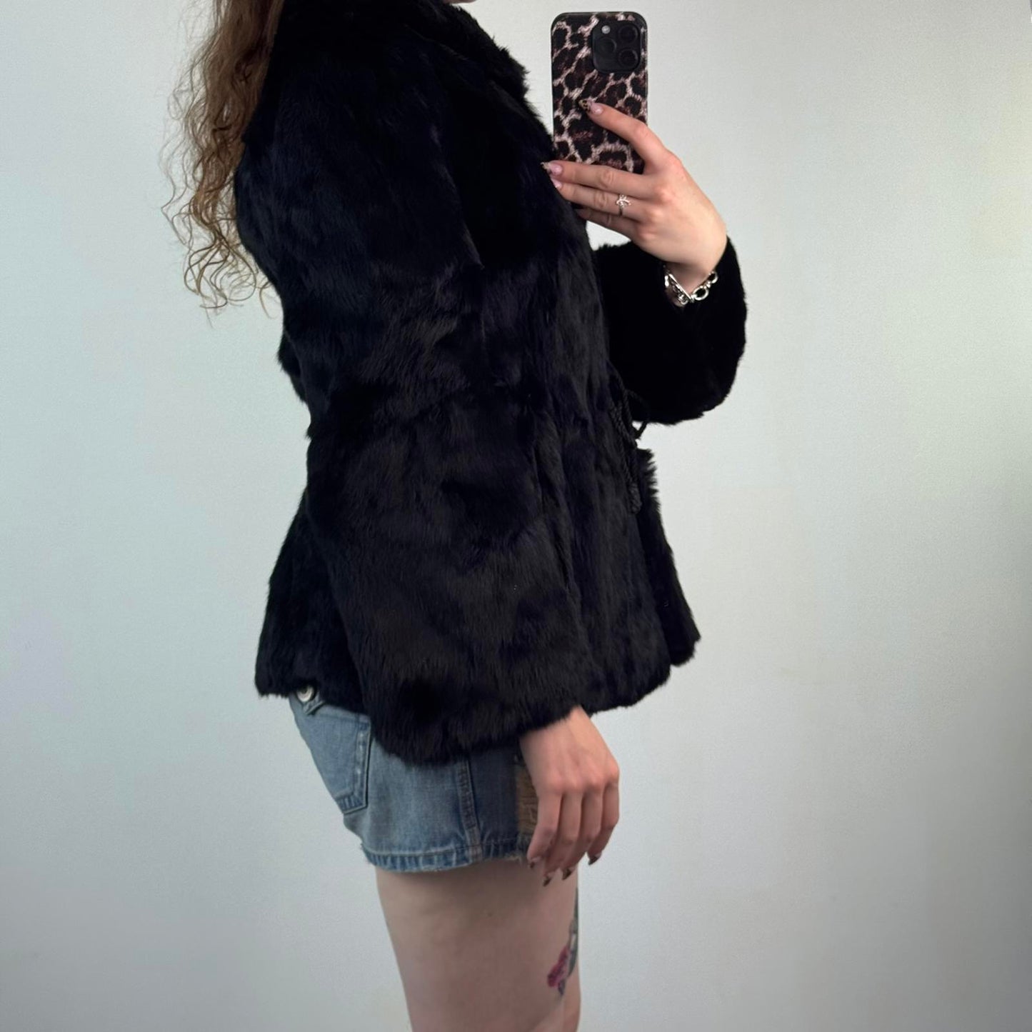 Vintage genuine fur short coat hook and eye bow v neck collared side pockets