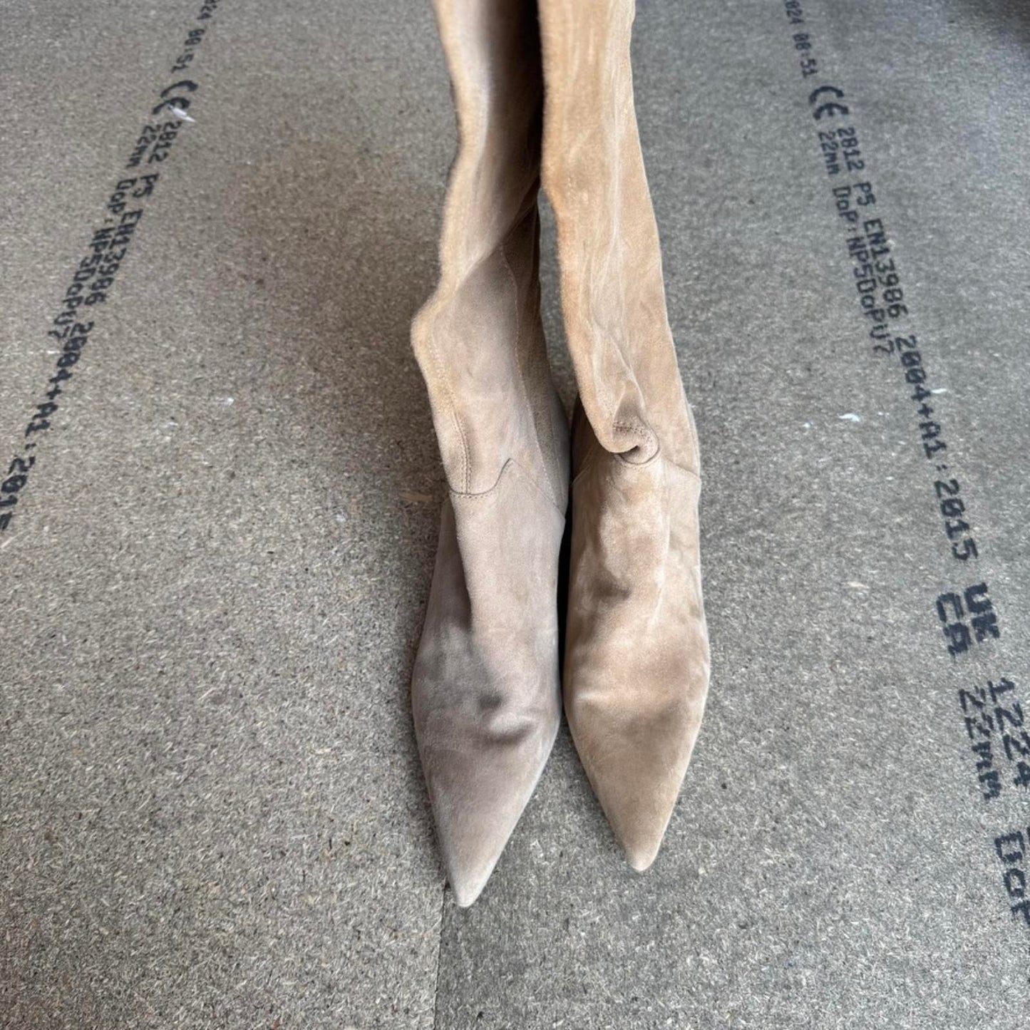 Y2K vintage Nine West suede knee tall length boots block heel pointed toe beige
