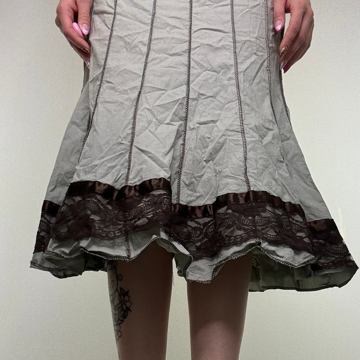 Y2K vintage midi skirt lace trim archive contrast stitch brown grey