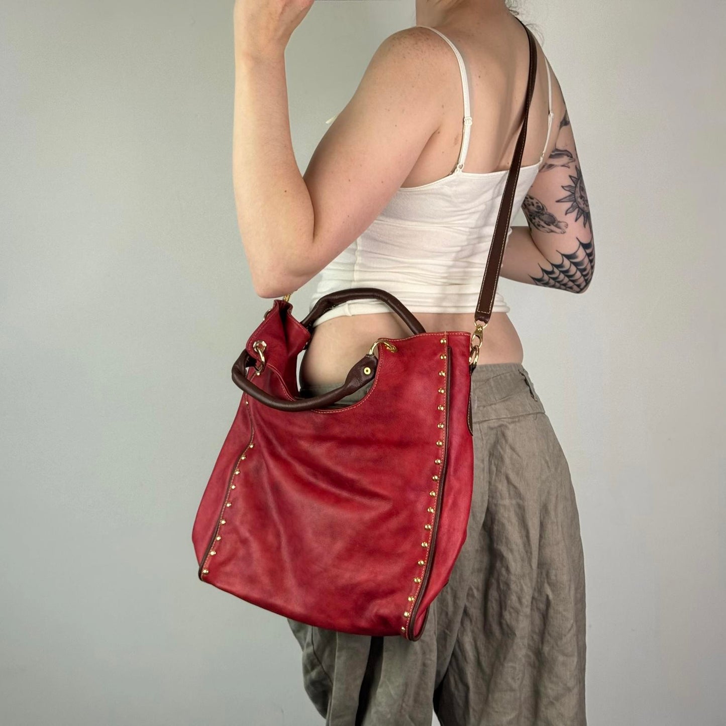 Y2K vintage faux leather studded red handbag crossbody strap brown red medium