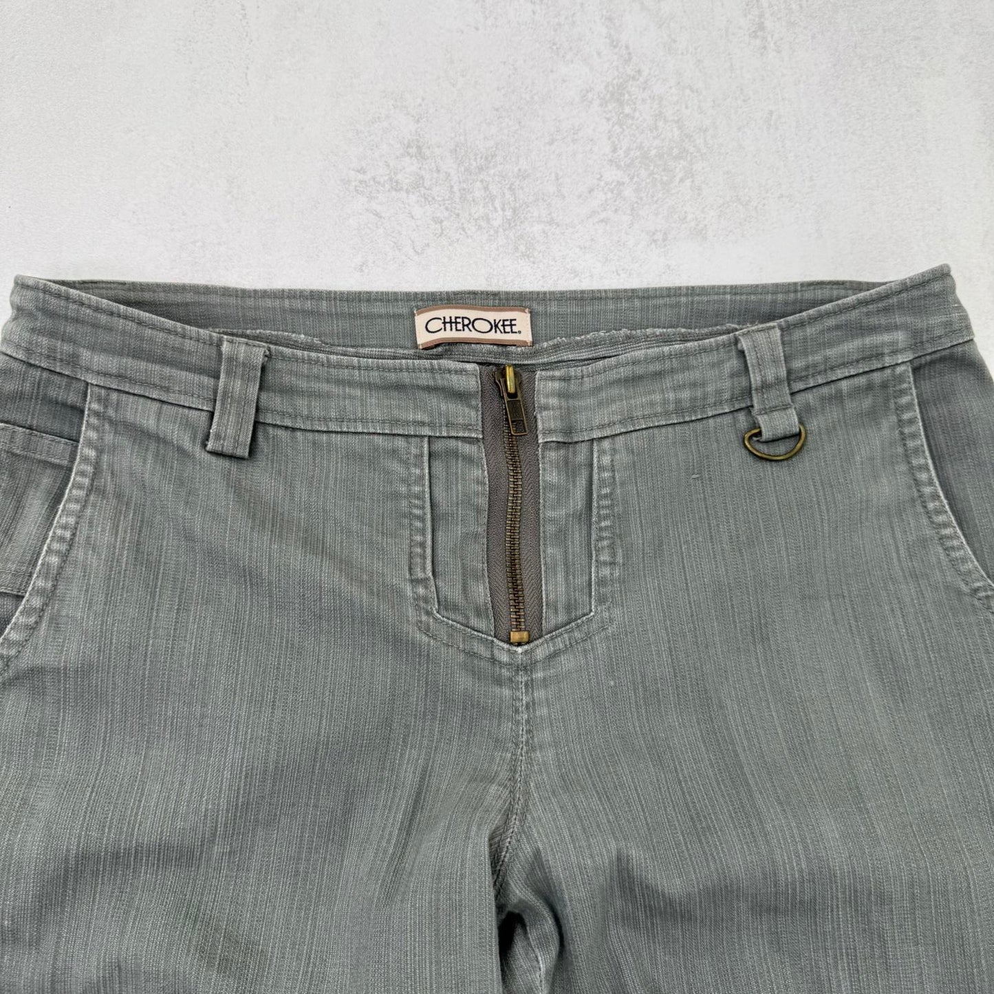 Y2K vintage stretchy capri denim jeans cropped cargo front zipper light grey