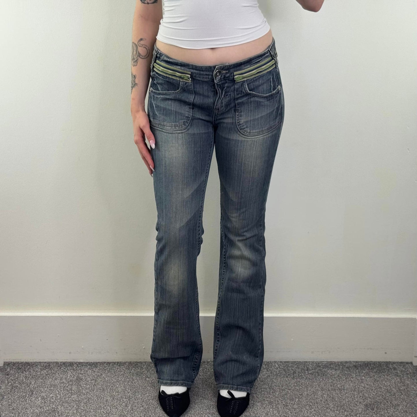 Y2K vintage faded denim wash bootcut jeans stripe zipper detail stretchy