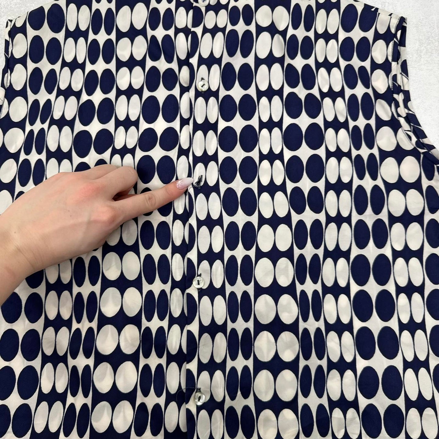 1960s true vintage sleeveless blouse spotty pattern bow button up navy white