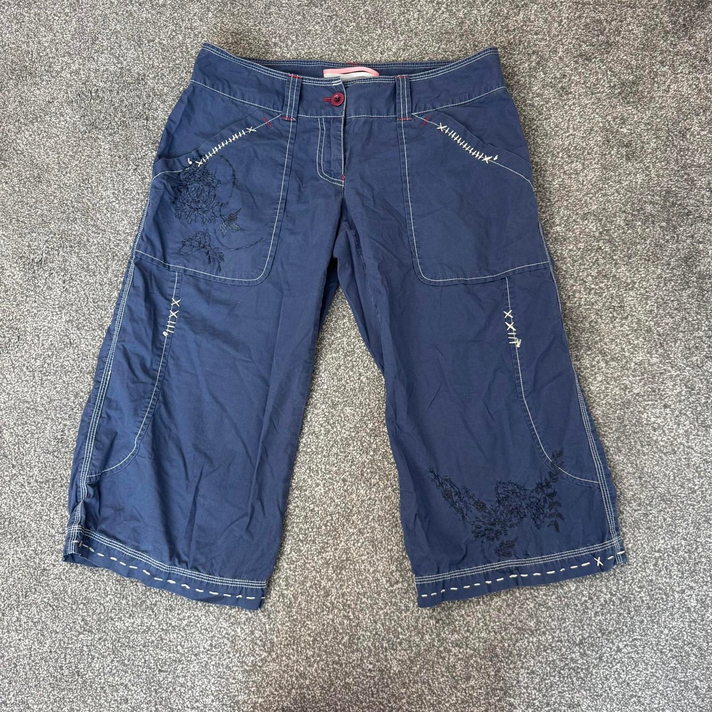 Y2K vintage low rise capri cargo trousers floral embroidered pattern baggy