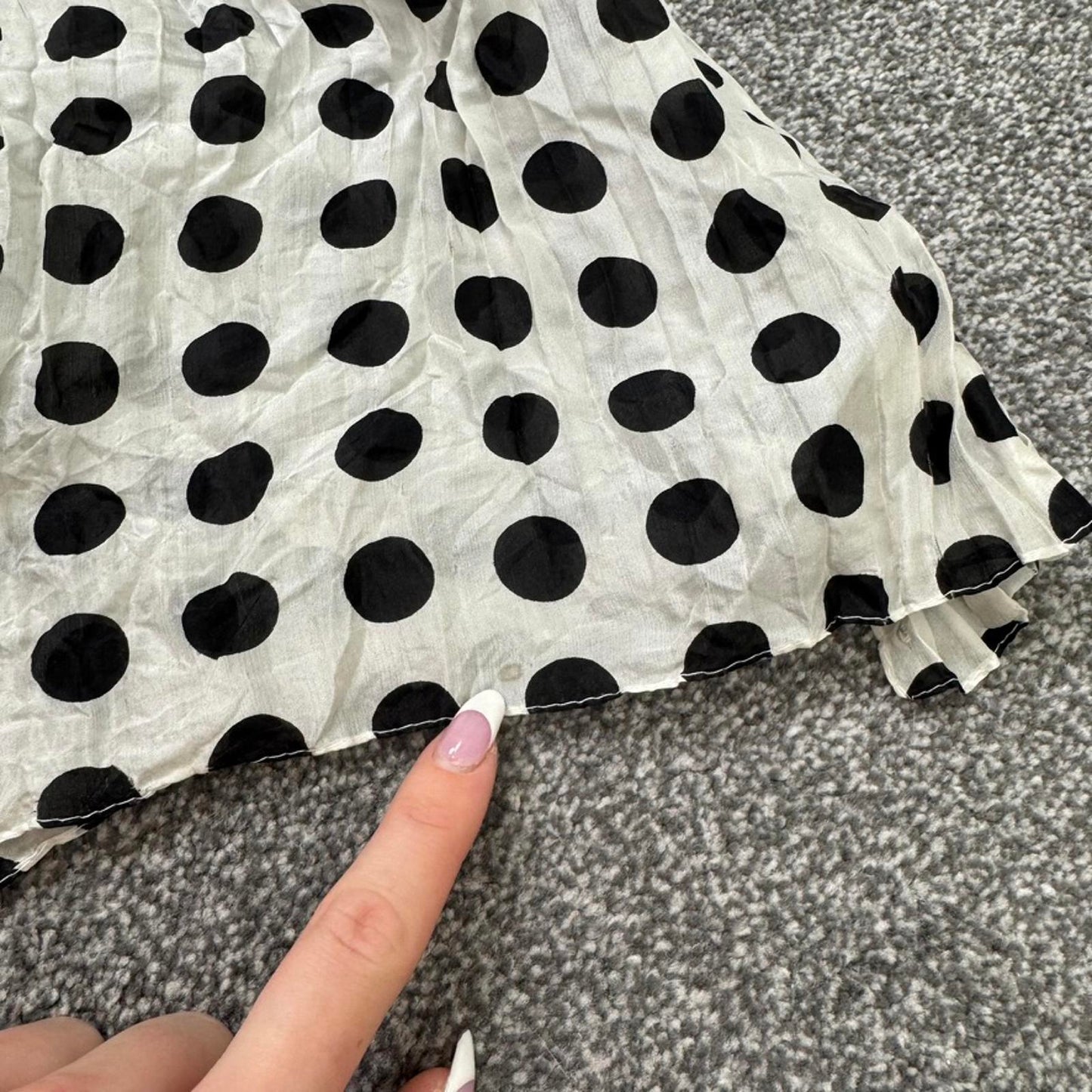 Y2K vintage polka dot lightweight scarf crinkle spotty black white monochrome