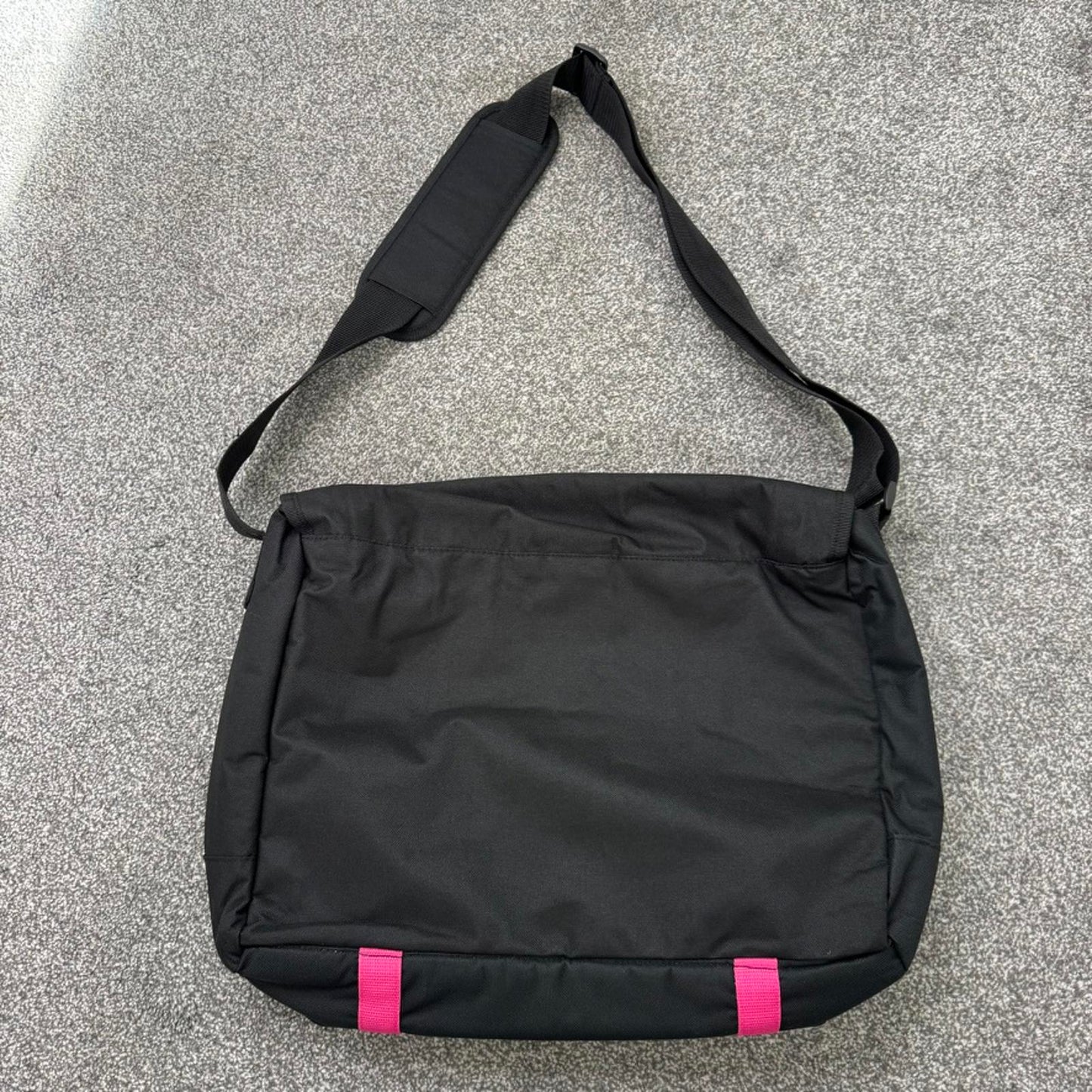 Y2K vintage Ecko Red messenger bag heart black pink large side crossbody school