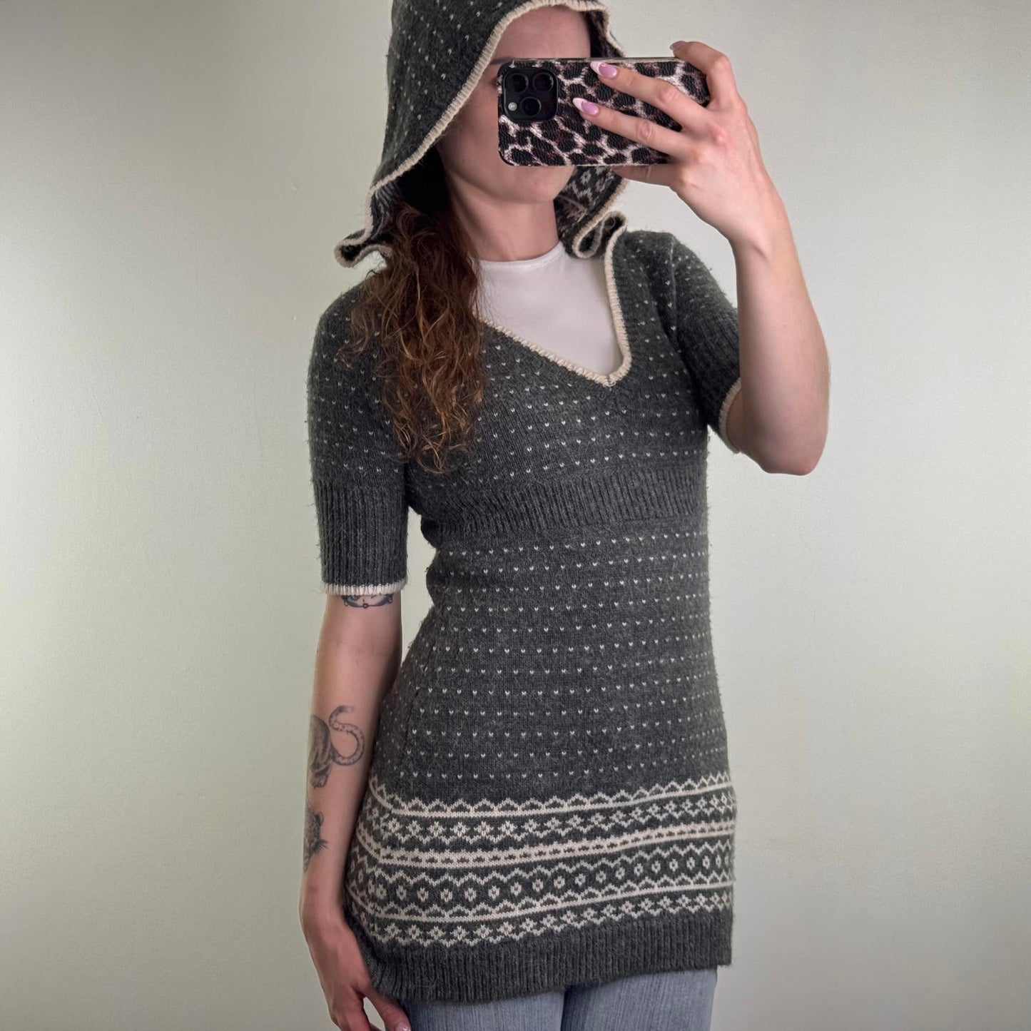 Y2K vintage knitted hoodie short sleeve aztec pattern v neck grey white