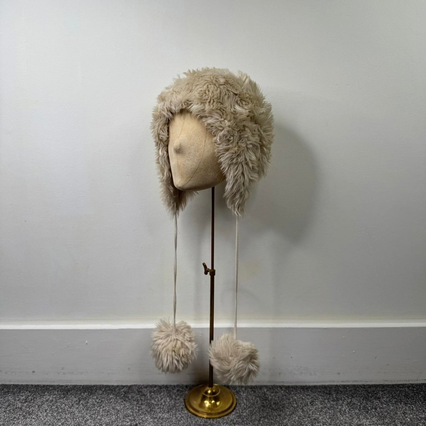 Vintage Gap faux fur trapper hat with oversized pom poms cream unisex