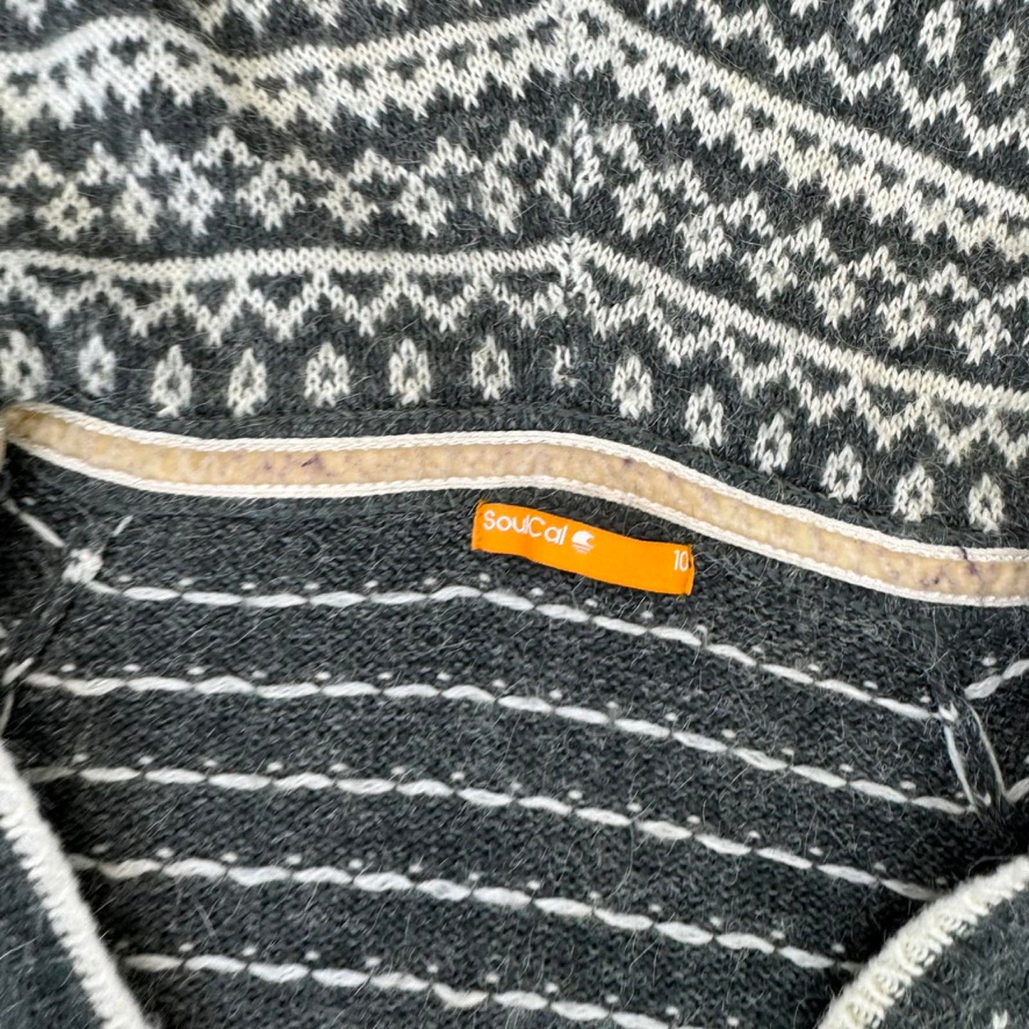 Y2K vintage knitted hoodie short sleeve aztec pattern v neck grey white