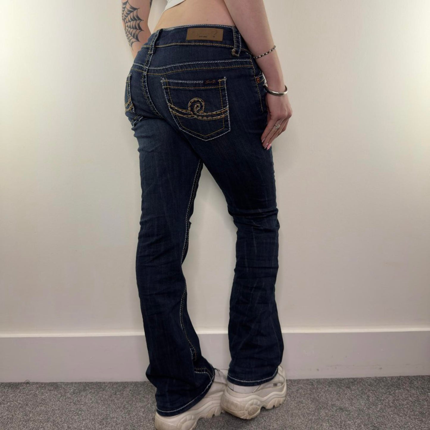 Y2K vintage low rise bootcut denim jeans contrast stitch embroidery dark denim
