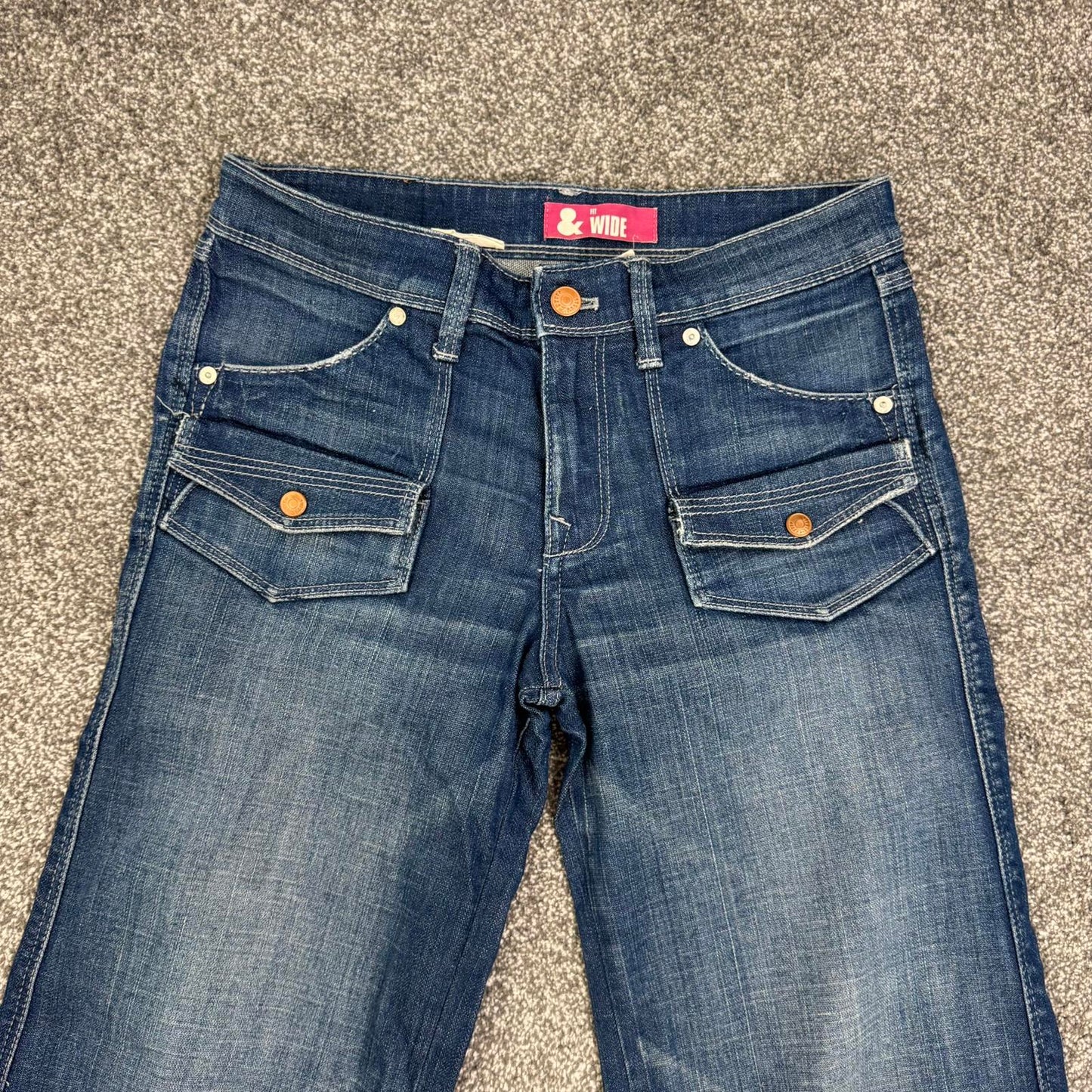 Y2K vintage mid rise wide leg denim jeans stretchy mid blue wash cargo baggy