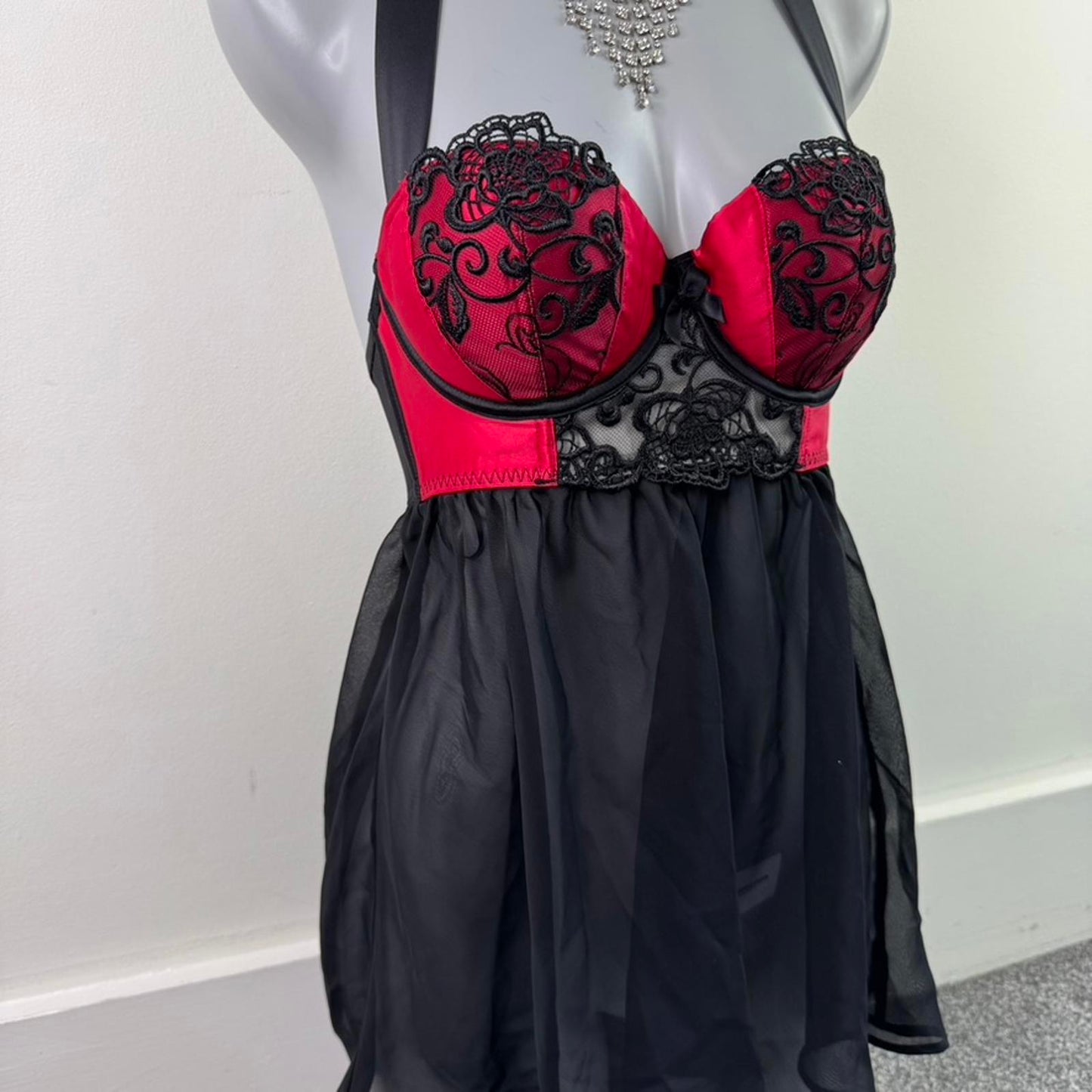 Ann Summers sample piece babydoll halter neck floral red black mesh padded satin