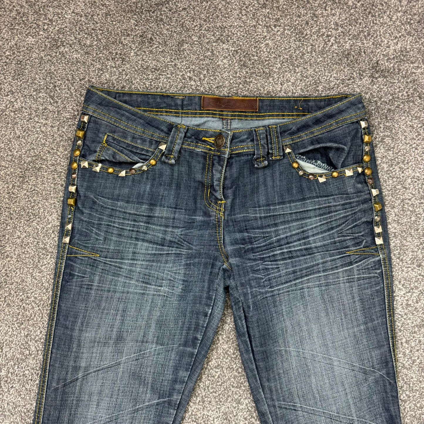 Y2K vintage low rise studded capri denim jeans cropped dark faded stretchy