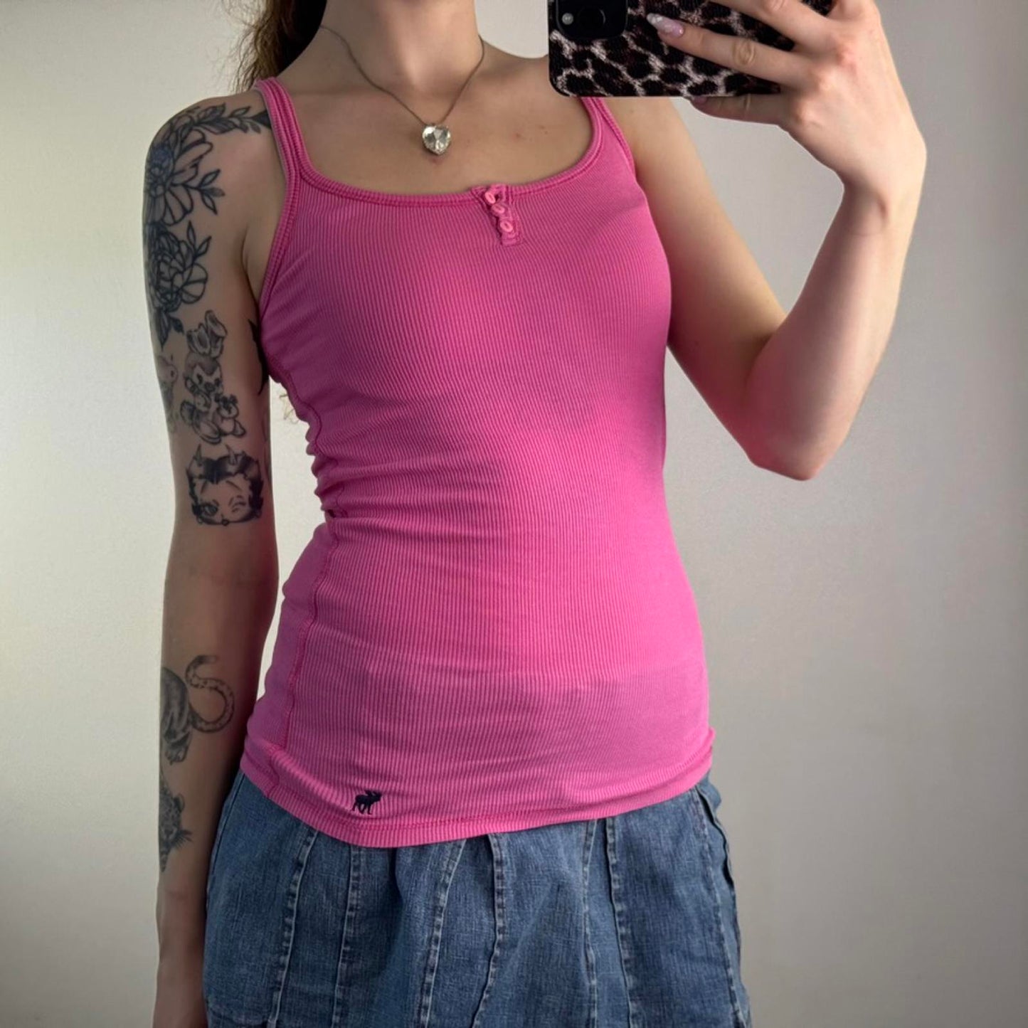Y2K vintage Abercrombie & Fitch ribbed tank top hot pink button up henley fitted