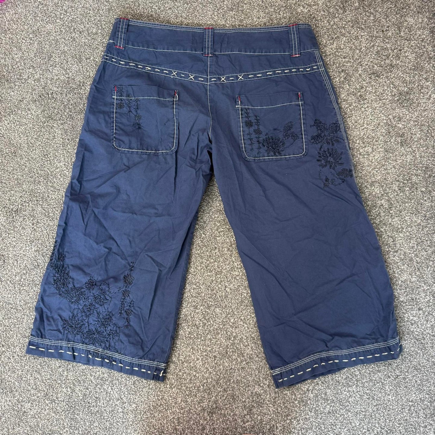 Y2K vintage low rise capri cargo trousers floral embroidered pattern baggy