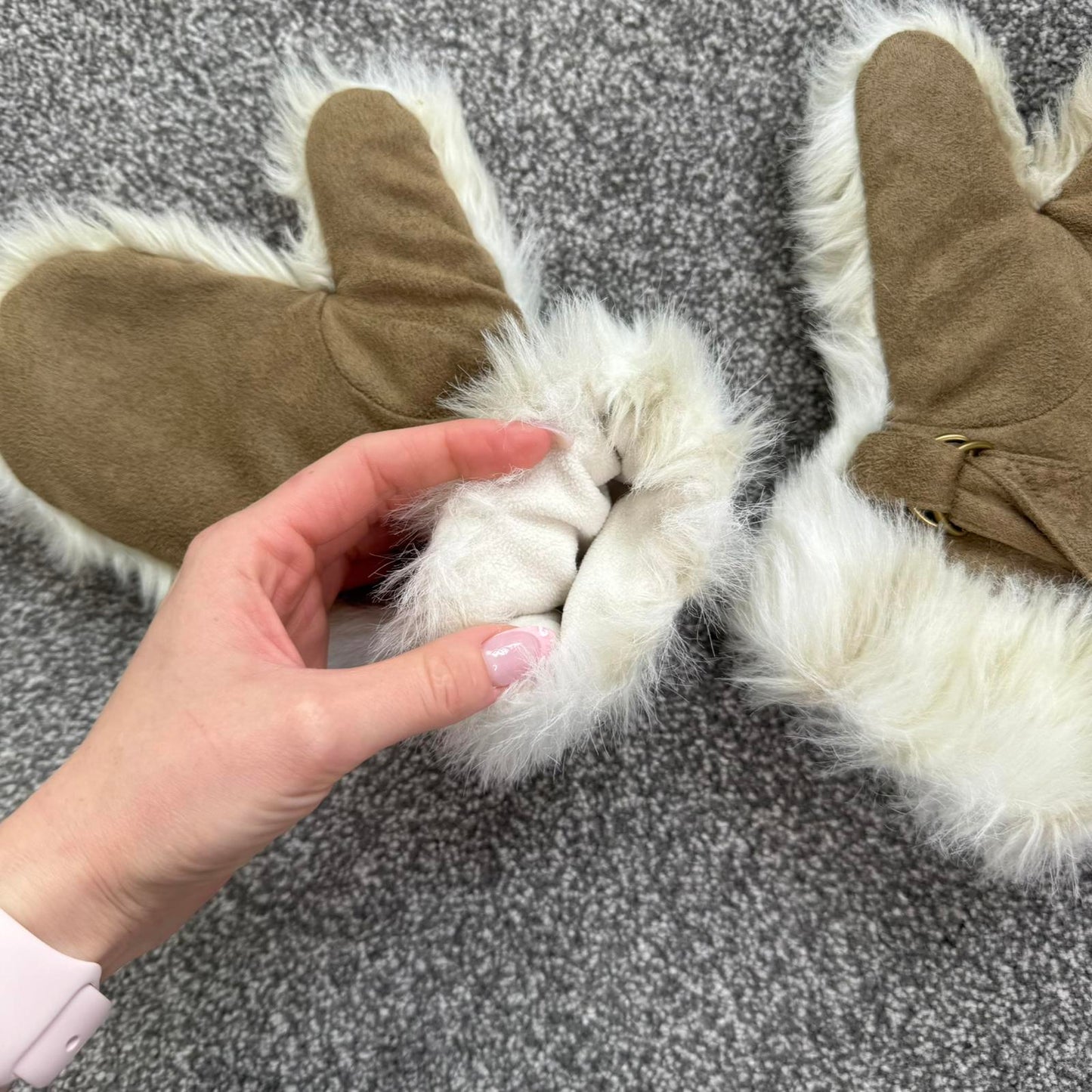 Y2K vintage faux fur mittens