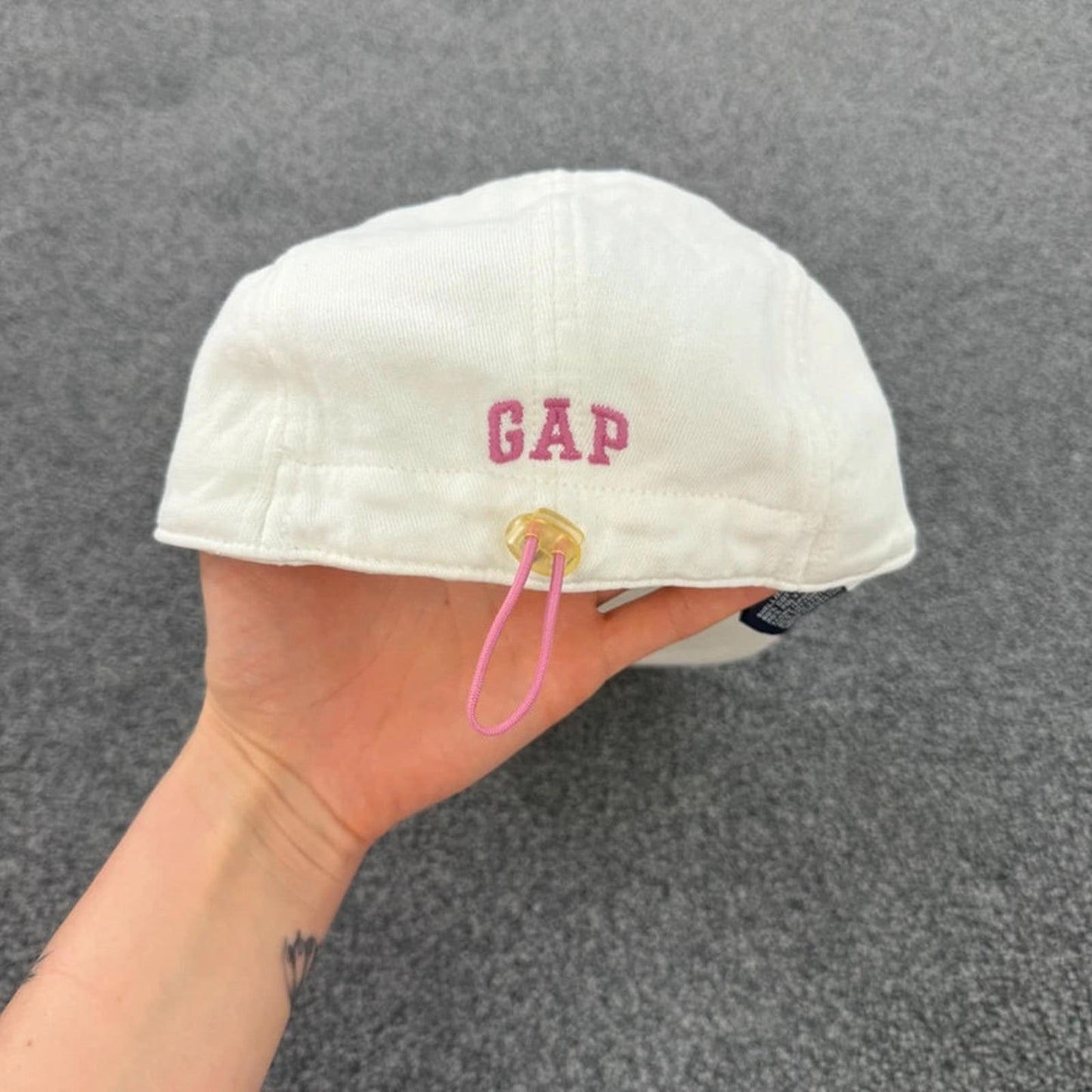 Y2K vintage Gap heart rhinestone baseball cap white pink