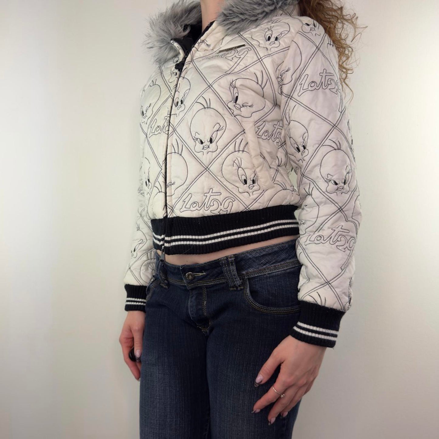 Y2K vintage Lot29 Looney Tunes Tweety short puffer jacket bomber zip up coat