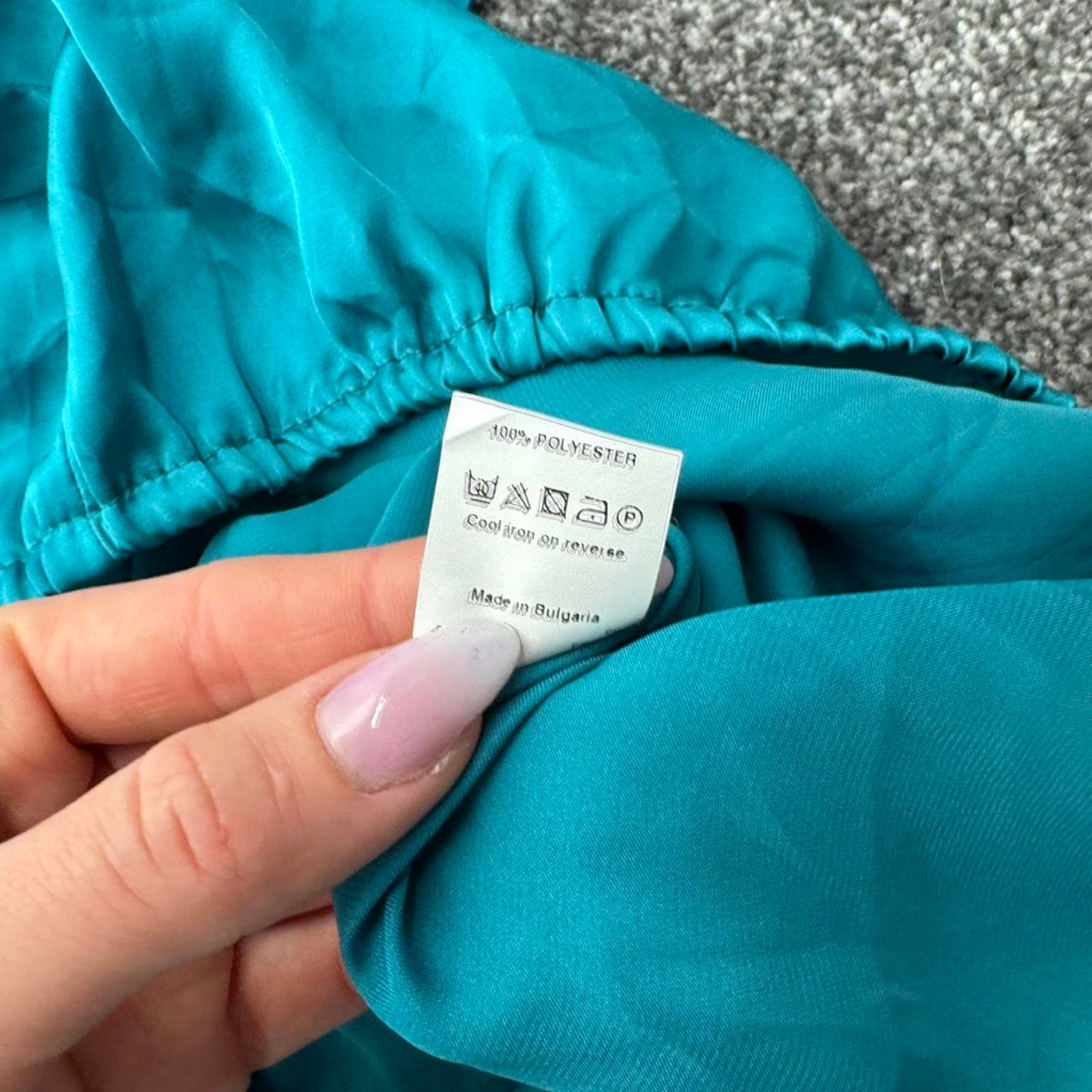 Y2K vintage sleeveless blouse bubble hem ruched ruffle round neck keyhole