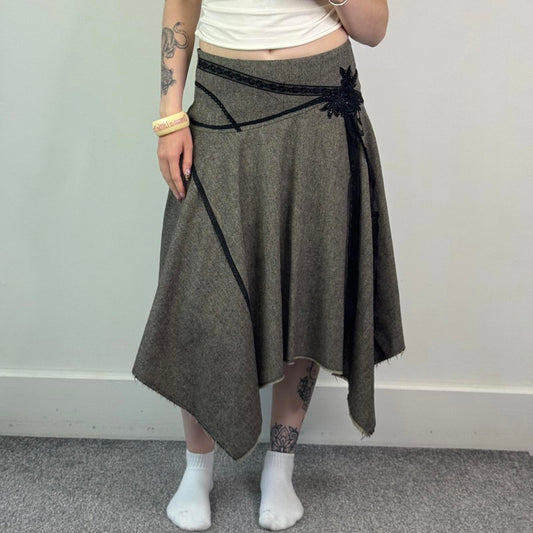 Y2K vintage asymmetrical maxi skirt fraying hem lace trim floral embroidery