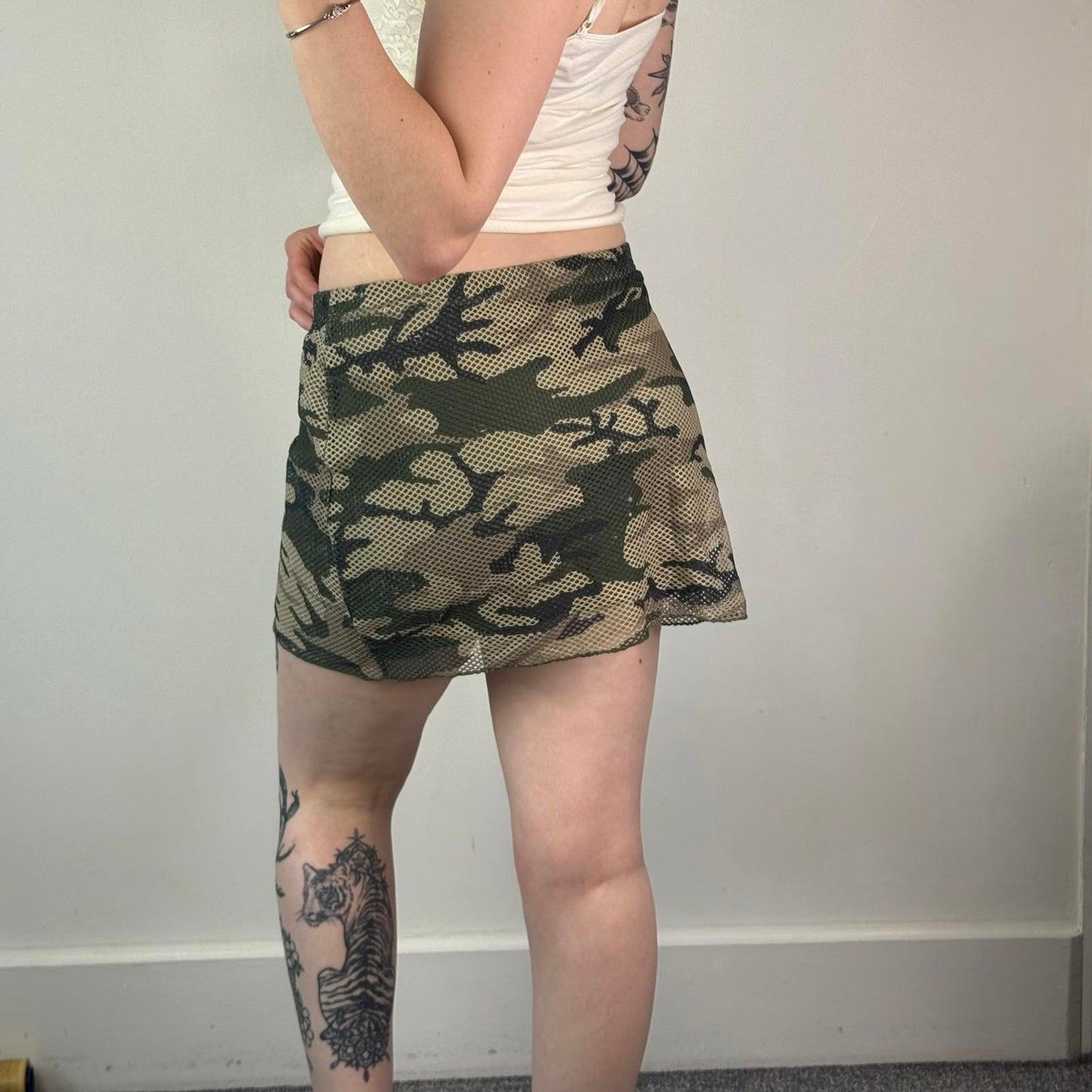 Y2K vintage camo mini skirt mid rise stretchy netted