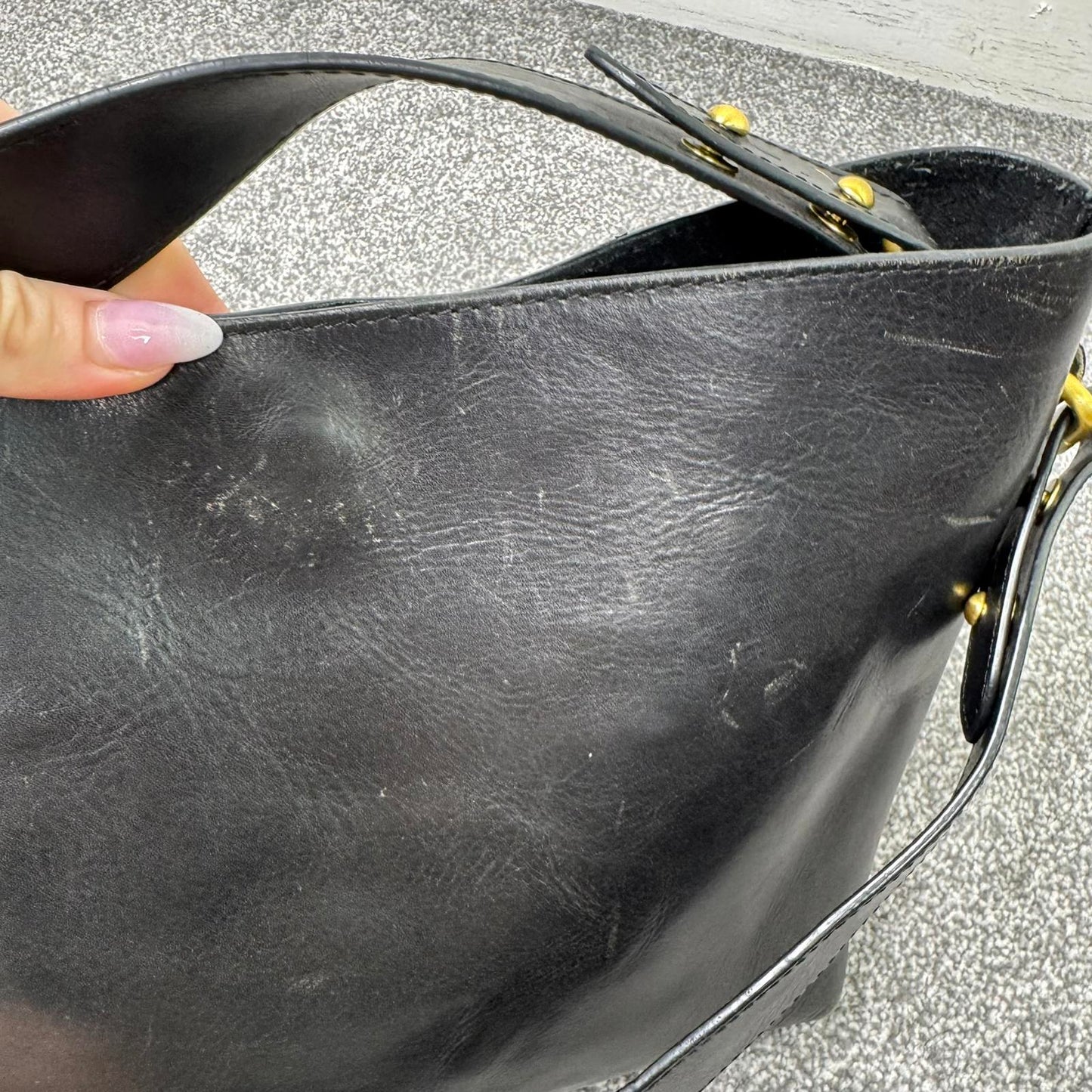 Y2K vintage genuine leather bucket handbag with crossbody strap black gold