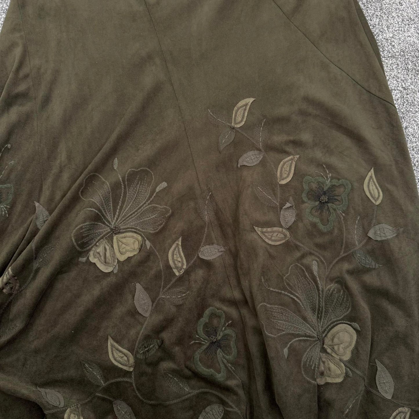 Y2K vintage Per Una maxi skirt faux suede soft material floral embroidered