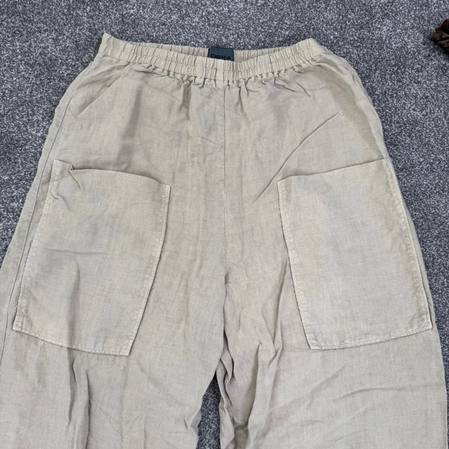 Oska 100% linen trousers lightweight baggy cargo pockets beige stretch waistband