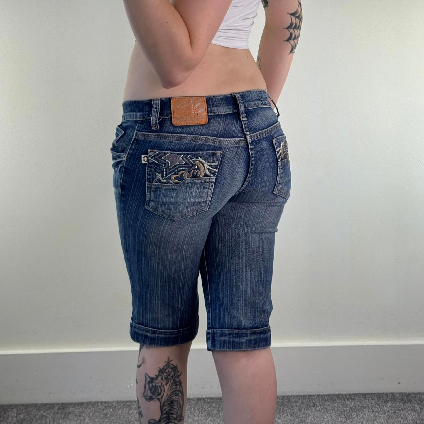 Y2K vintage low rise capri cropped jeans embroidered stars faded blue denim