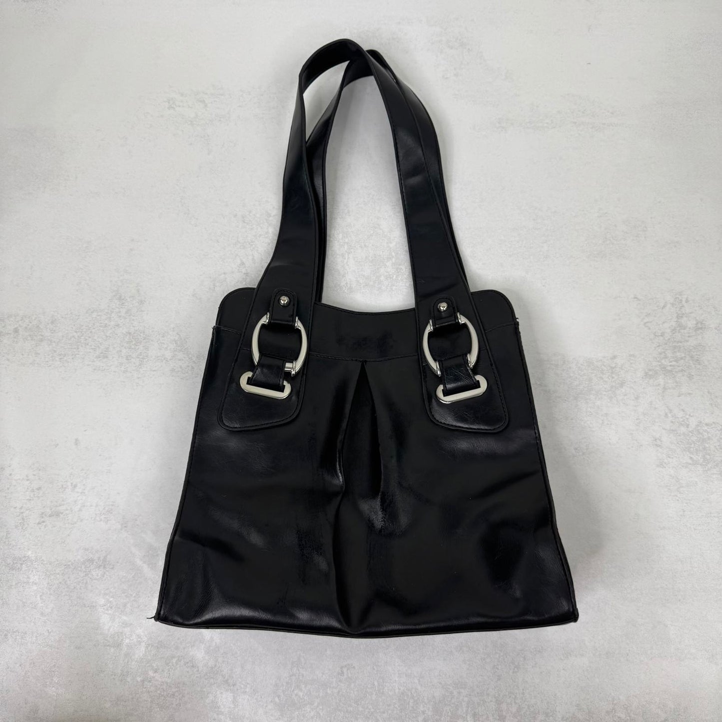 Y2K vintage shoulder bag faux leather medium black silver buckle