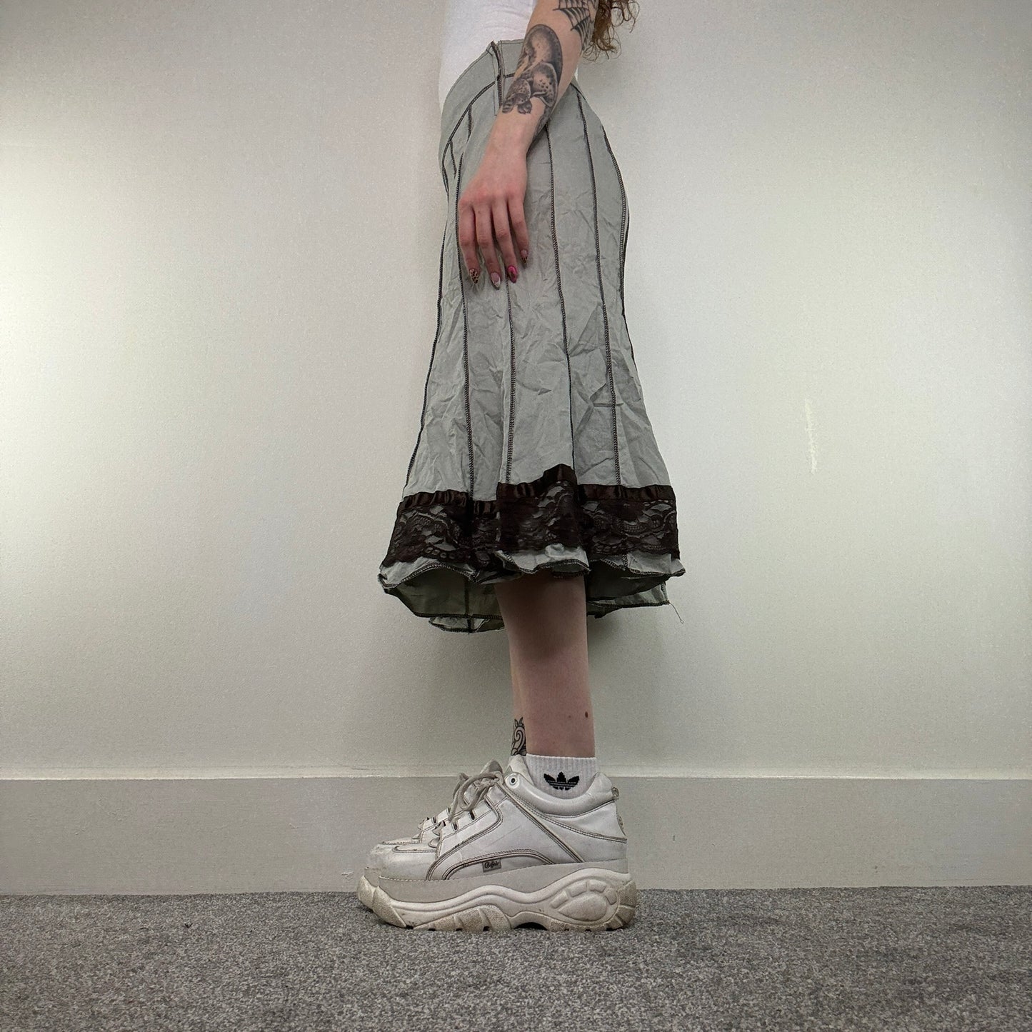 Y2K vintage midi skirt lace trim archive contrast stitch brown grey