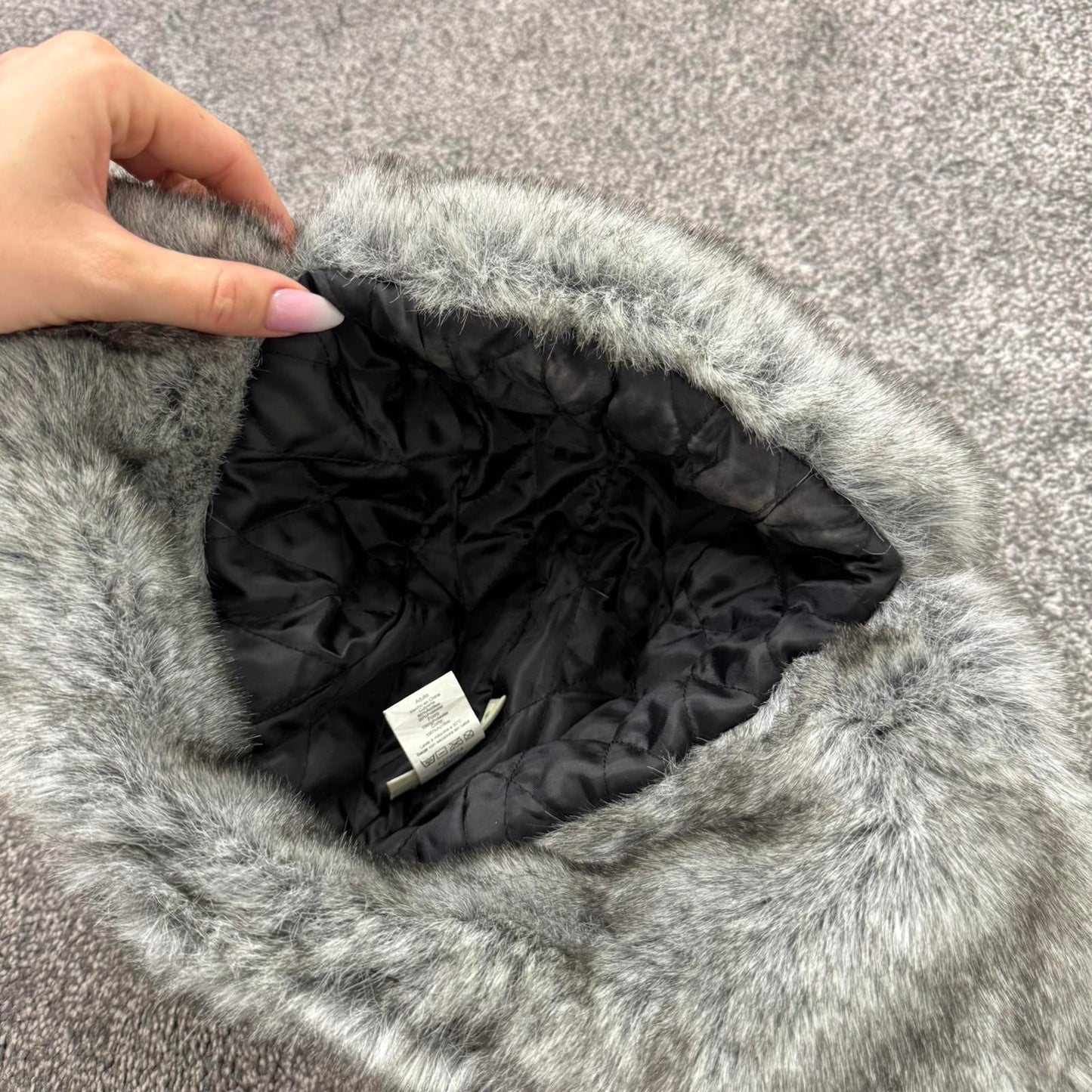 Y2K vintage faux fur trapper hat pom pom grey two tone mcbling