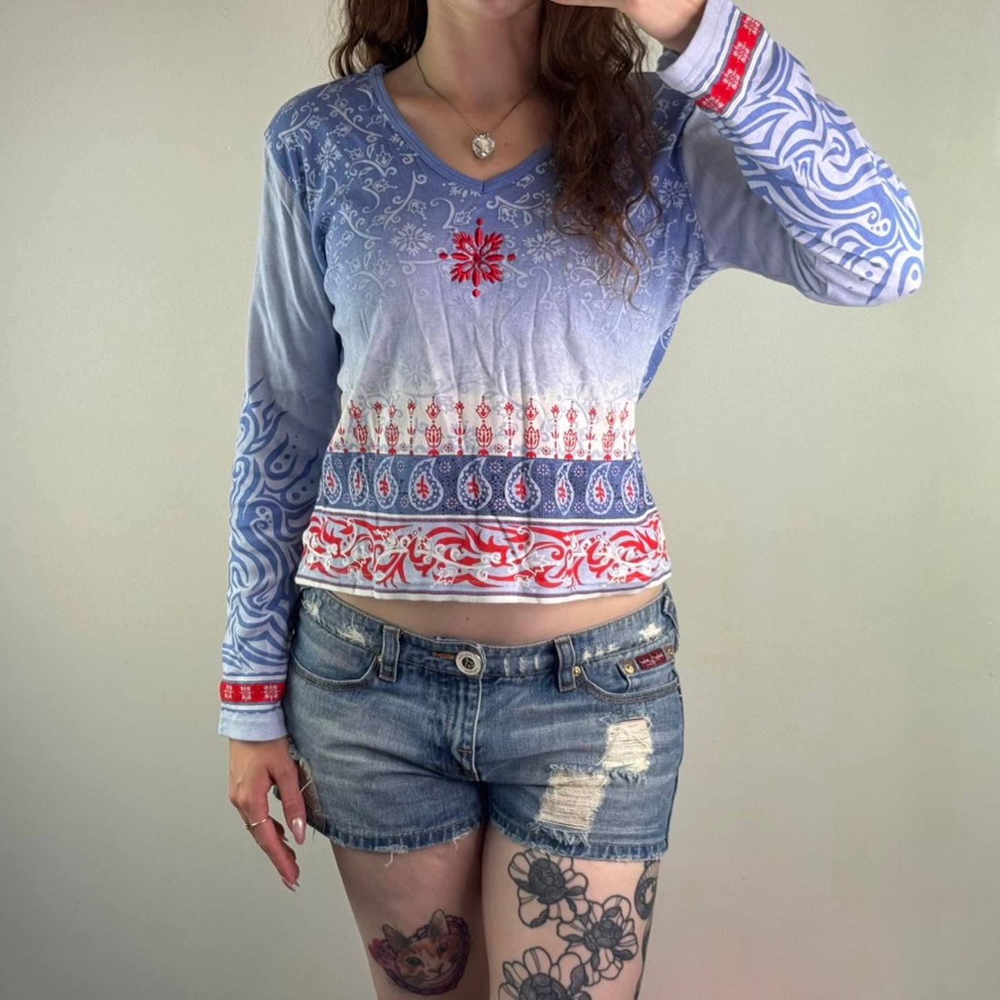 Y2K vintage Etam long sleeve top tribal floral ombre print blue white red v neck