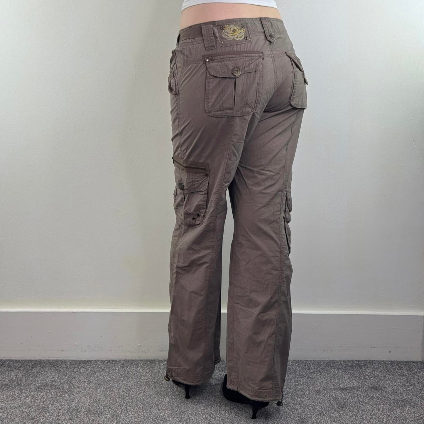 Y2K vintage mid rise baggy cargo trousers bow pockets utility studded grommets