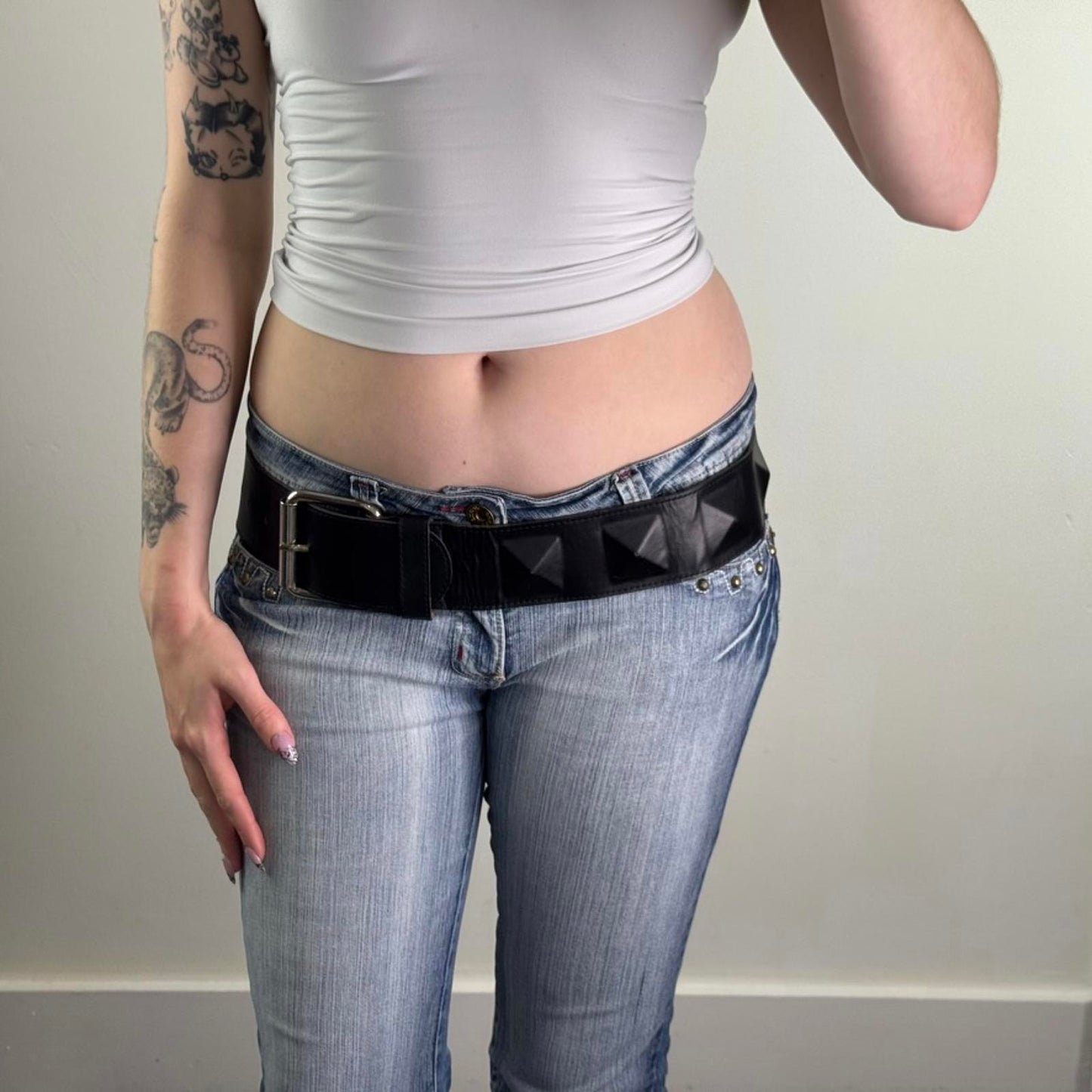 Y2K vintage studded chunky genuine leather belt 3D pyramid studs black silver