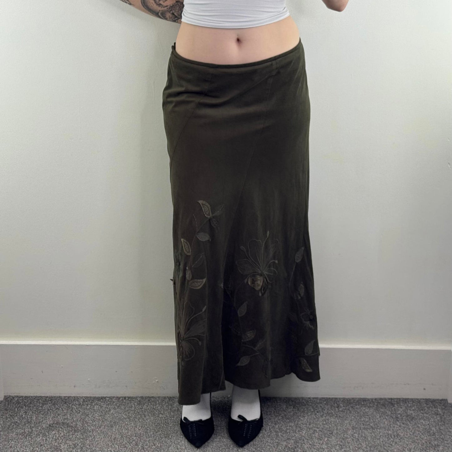 Y2K vintage Per Una maxi skirt faux suede soft material floral embroidered