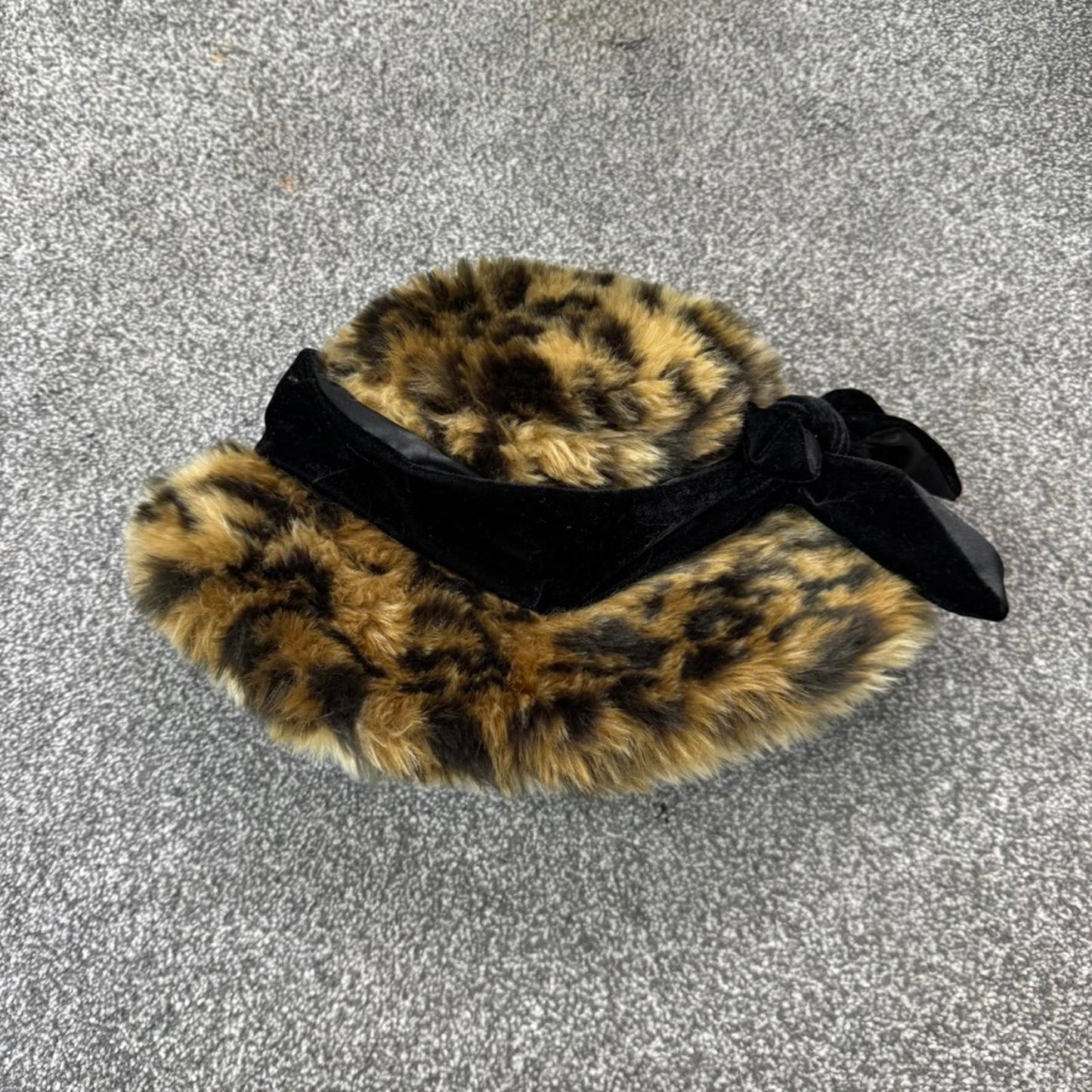 Y2K vintage leopard print faux fur bucket hat velour black bow satin lined