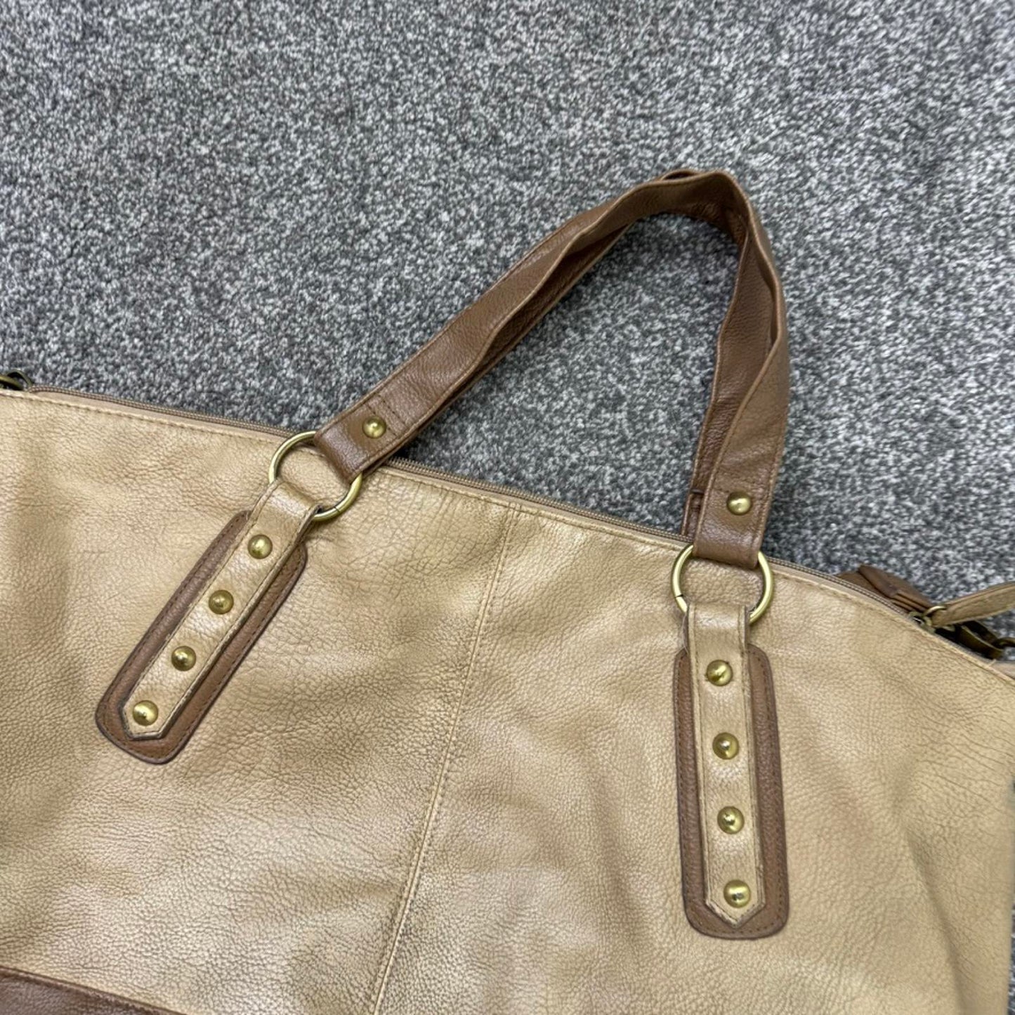 Y2K vintage faux leather large handbag studded light brown adjustable strap