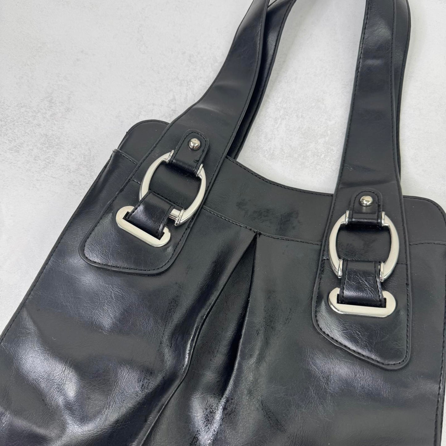 Y2K vintage shoulder bag faux leather medium black silver buckle