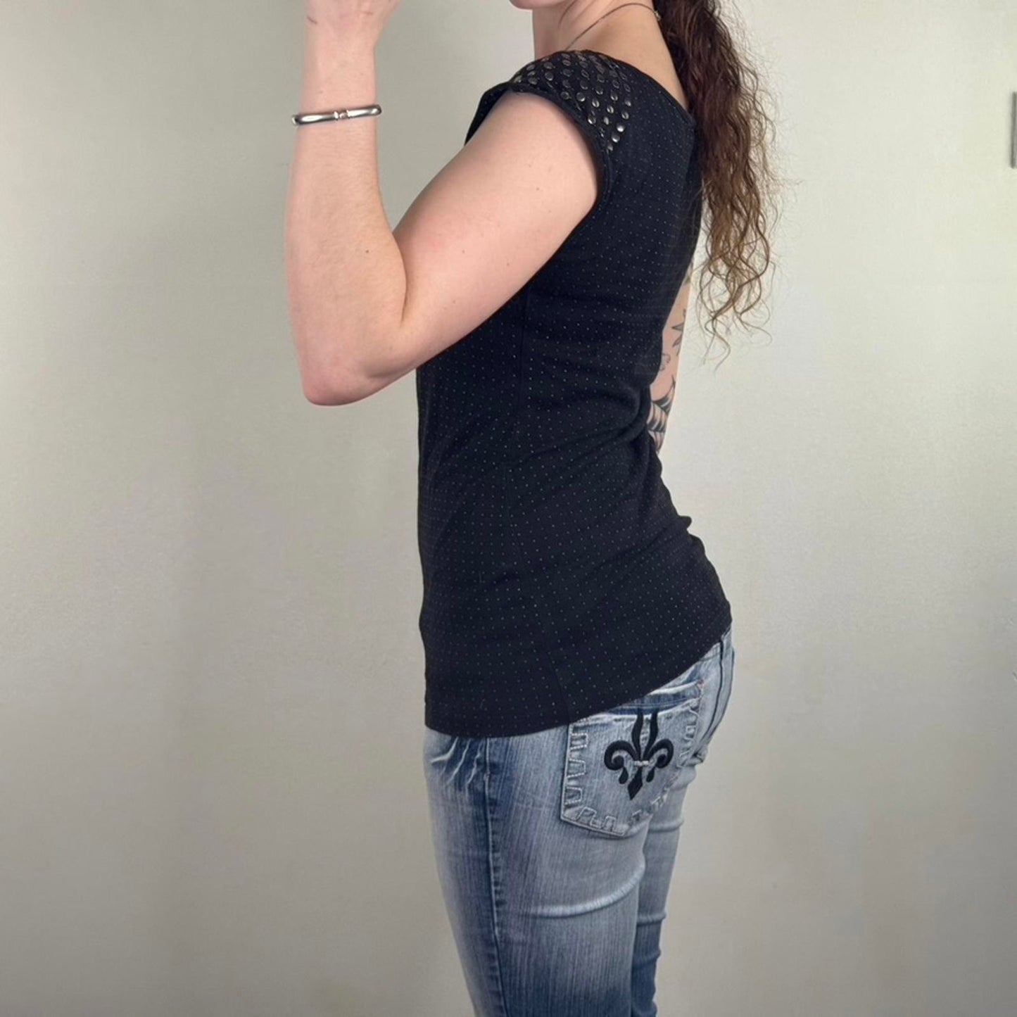 Y2K vintage cap sleeve spotted studded t shirt top black round neckline longline
