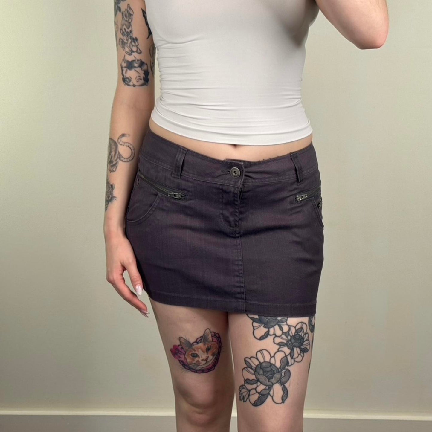 Y2K vintage Bench low rise mini skirt stretchy denim dark grey zips utility