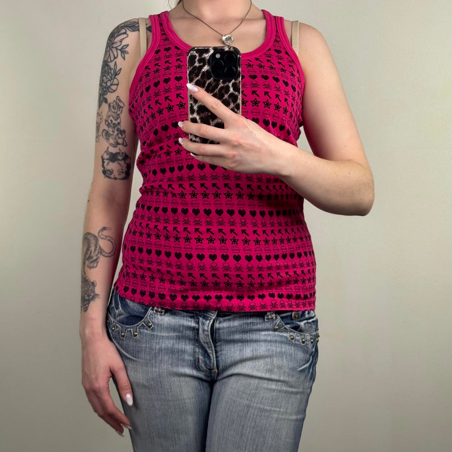Y2K vintage cyber graphic print tank top burger heart skull star hot pink