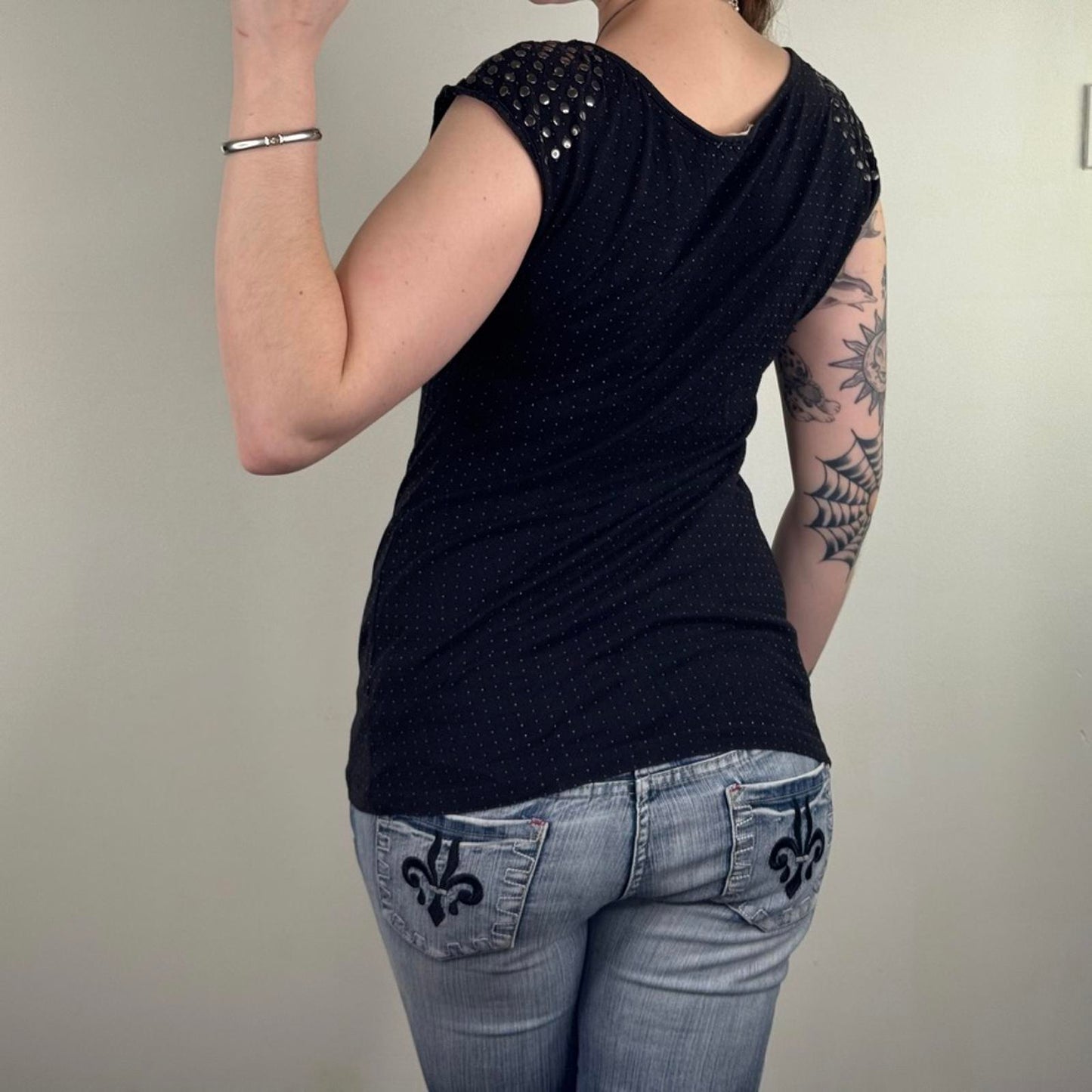 Y2K vintage cap sleeve spotted studded t shirt top black round neckline longline