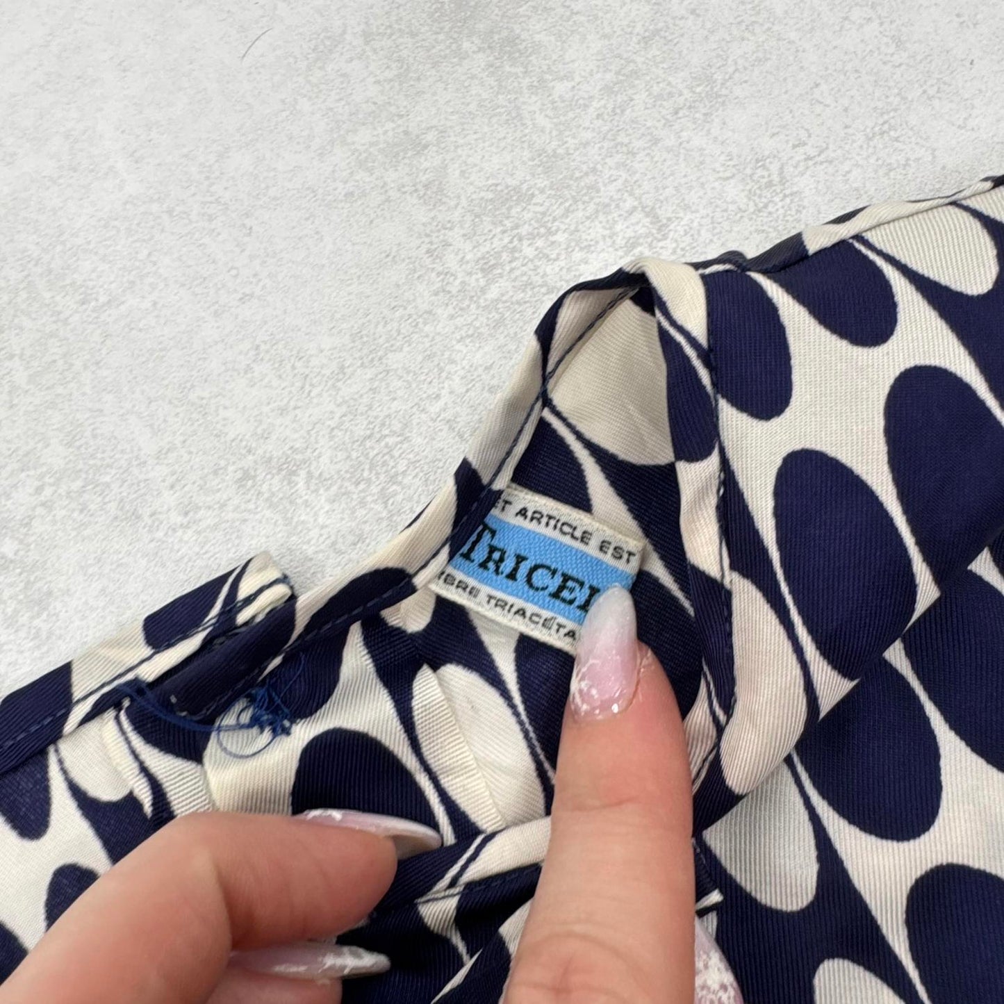 1960s true vintage sleeveless blouse spotty pattern bow button up navy white