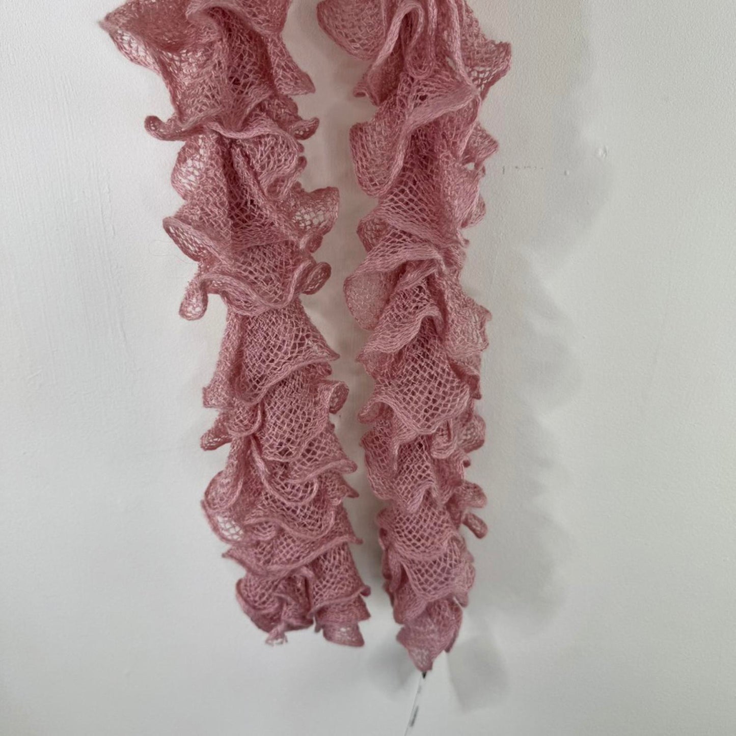 Y2K vintage knitted scarf ruffle baby pink layered