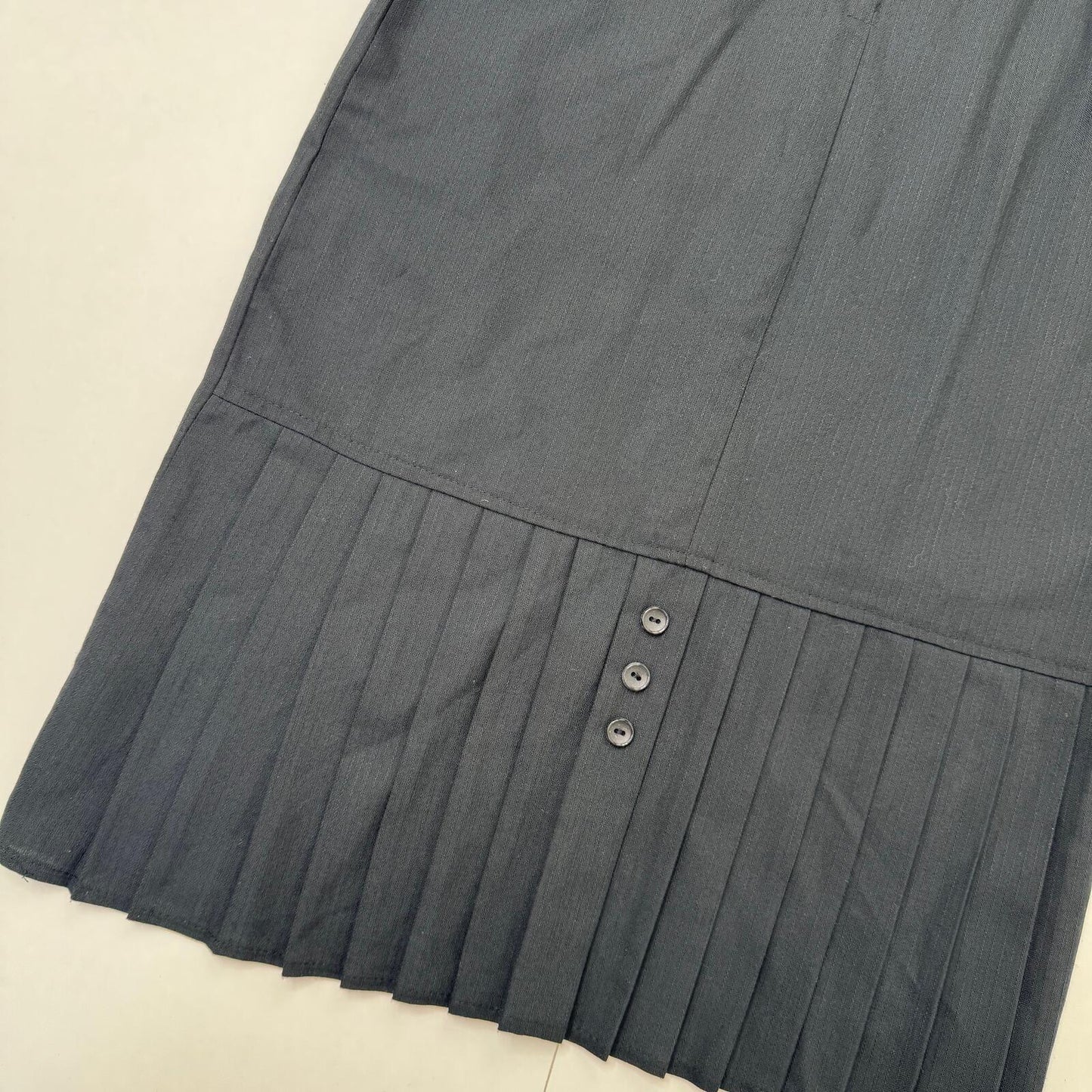 90s vintage midi skirt pleated pinstripe buttons a line tailored black belt loop