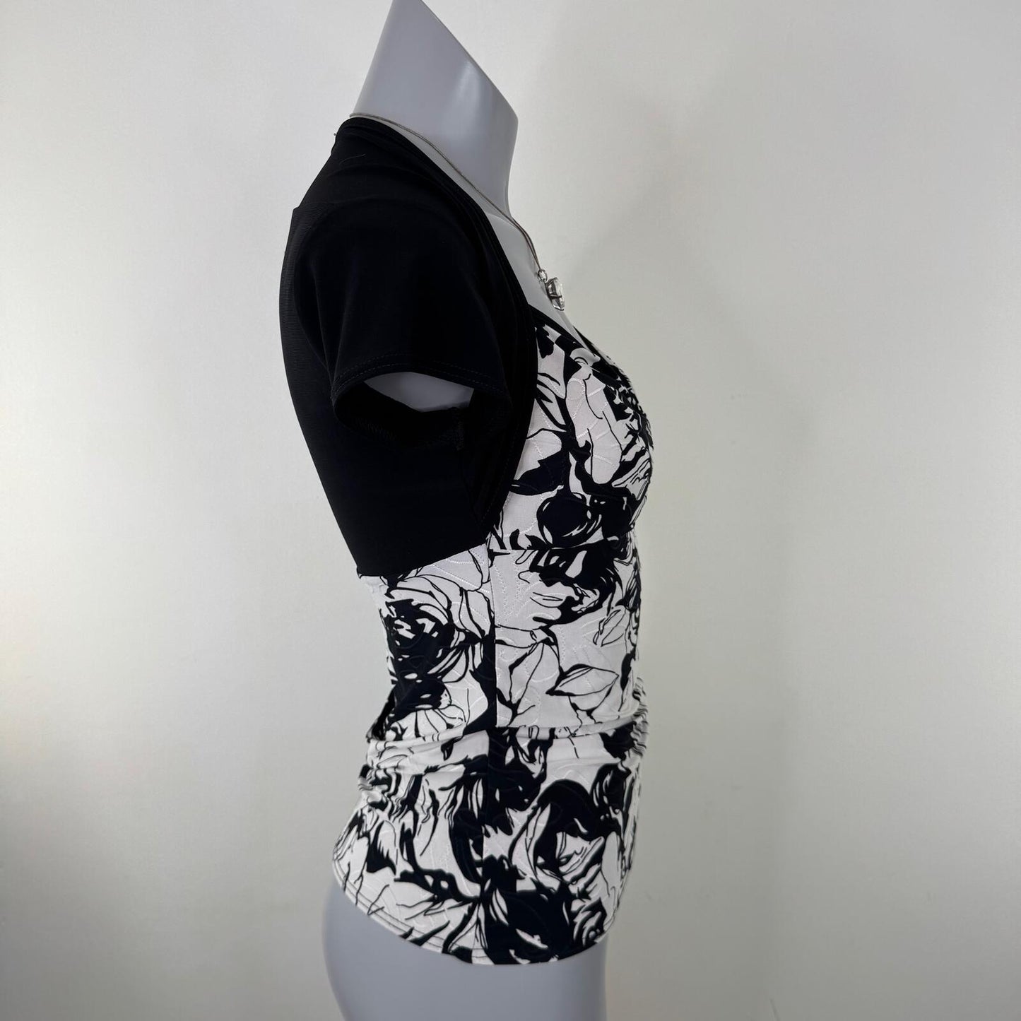 Y2K vintage slinky top floral pattern keyhole v neck fitted ruched short sleeve