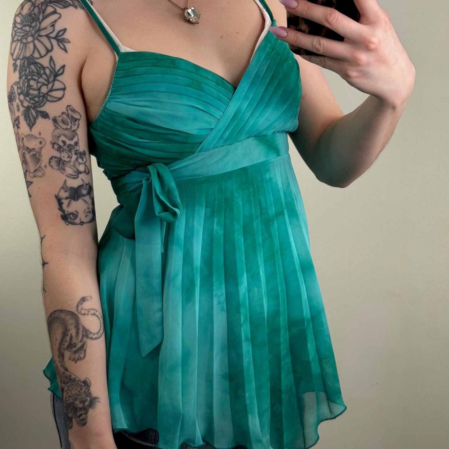 Y2K vintage pleated cami top bow v hem strappy bow tie dye turquoise summer