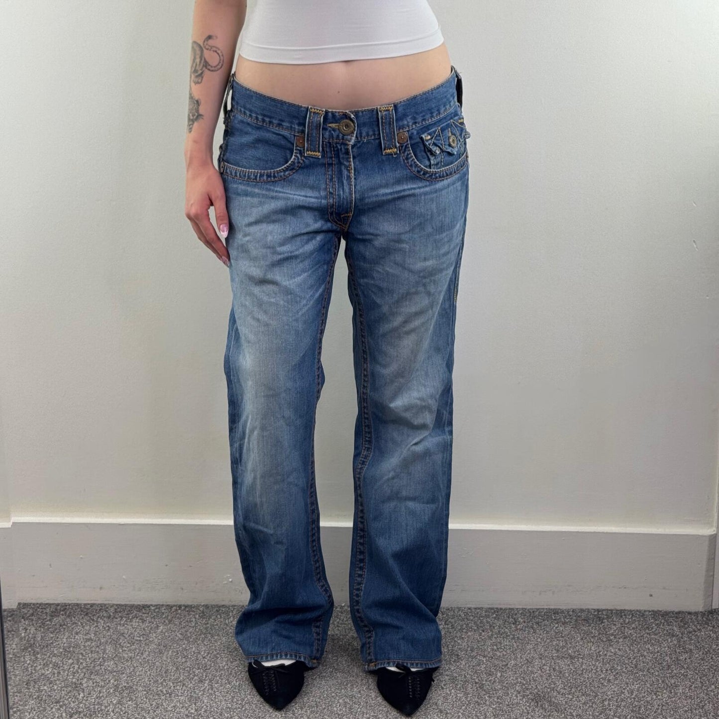 Y2K vintage True Religion bootcut denim jeans embroidered cargo pockets faded