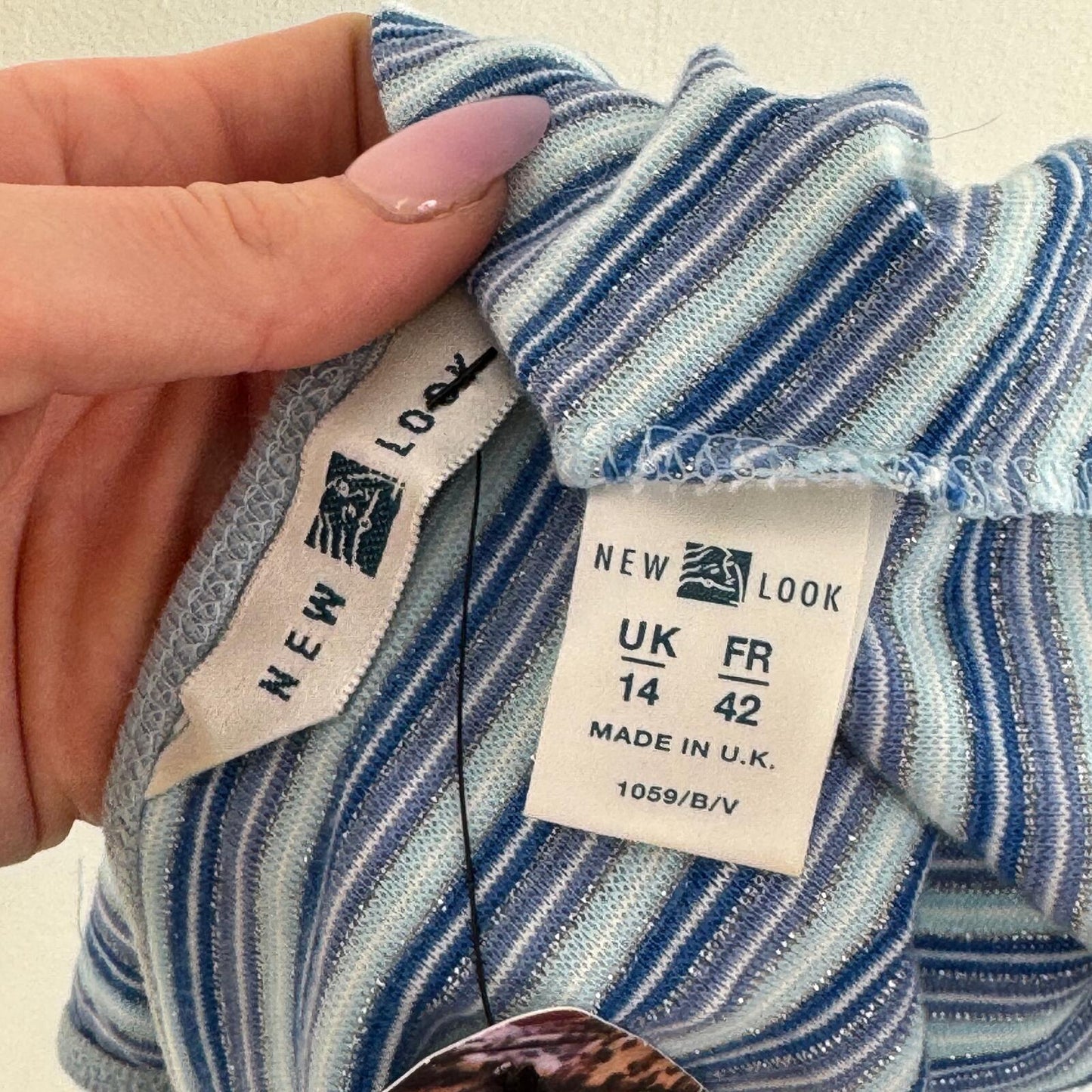 Y2K vintage stripe top halter neck v hem sparkly glitter bow cropped baby blue